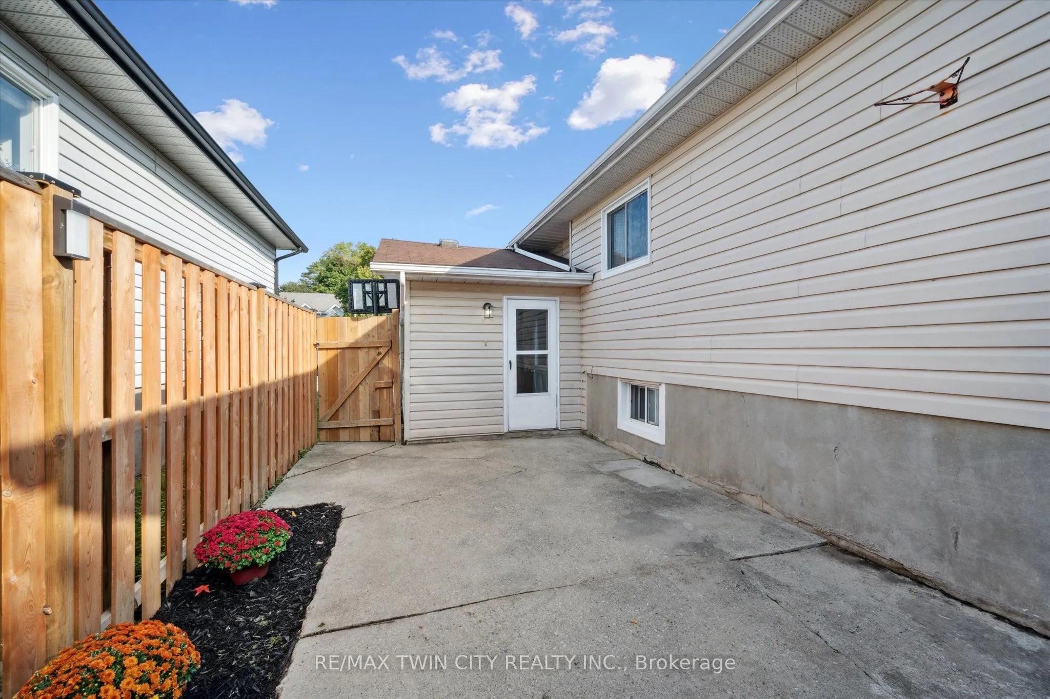 413 Scott Road