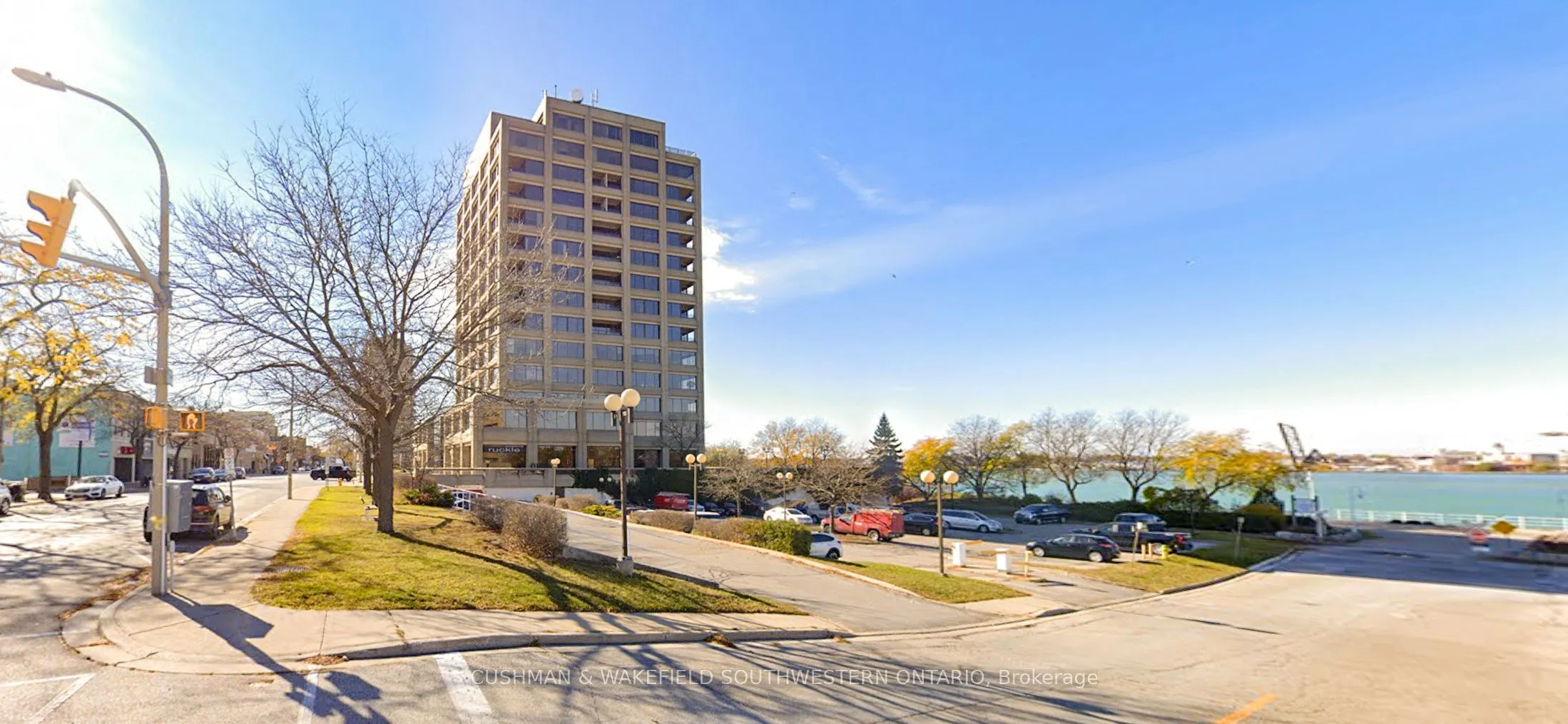201 Front Street N