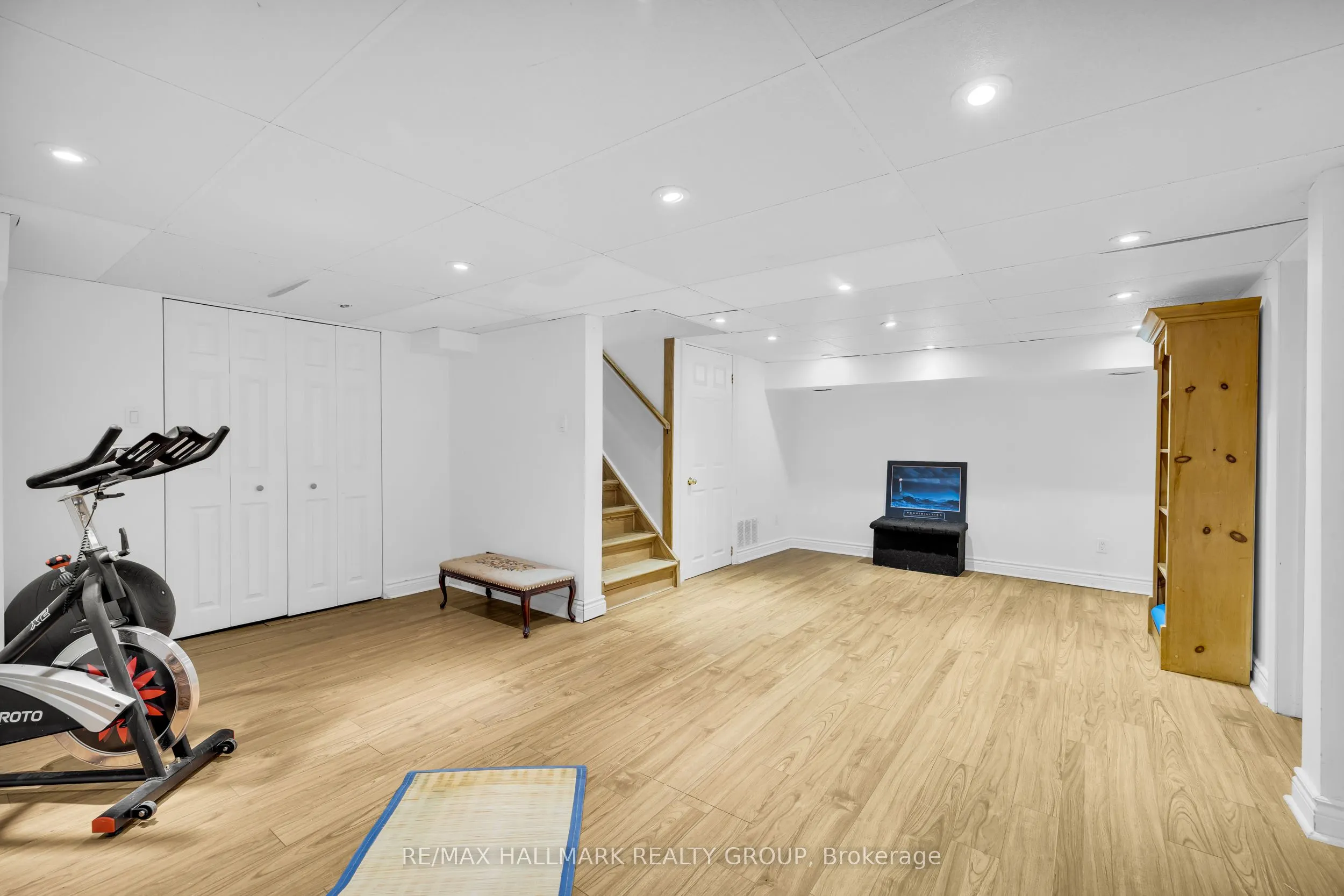 2860 Barlow Crescent