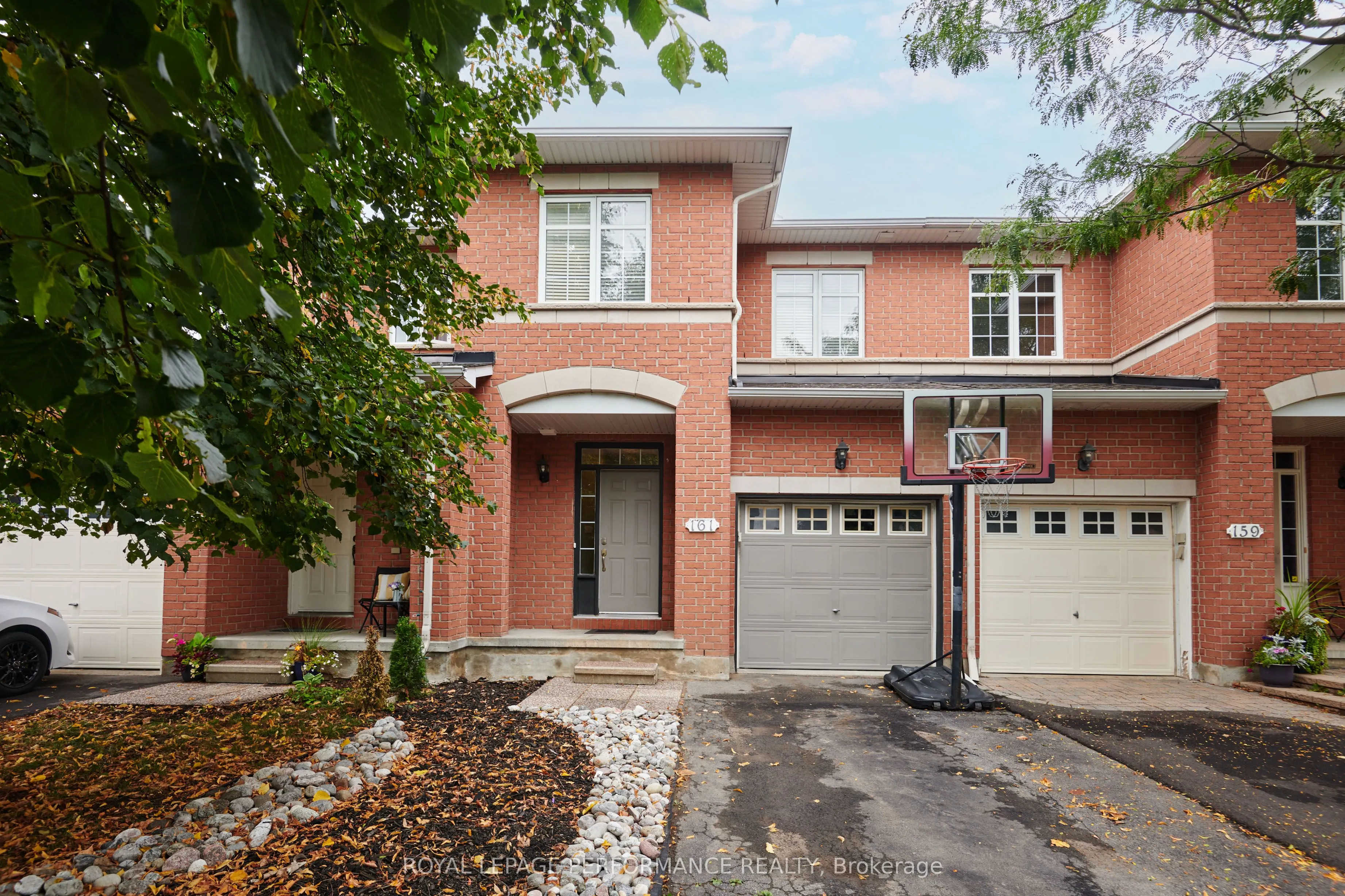 161 Duntroon Circle S
