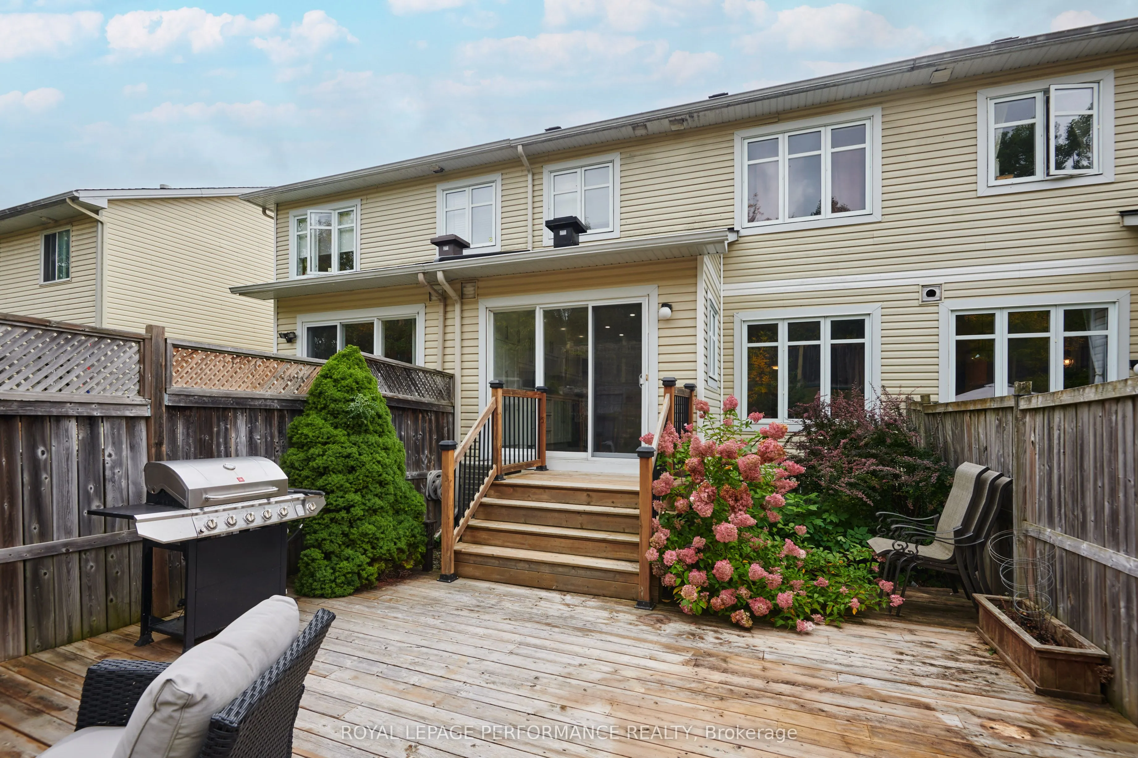 161 Duntroon Circle S