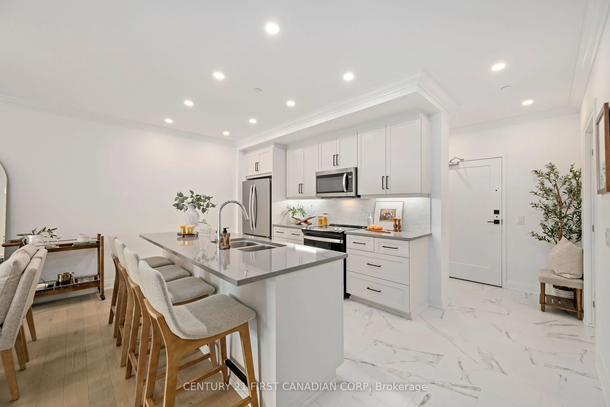 1560 Upper West Avenue, #308