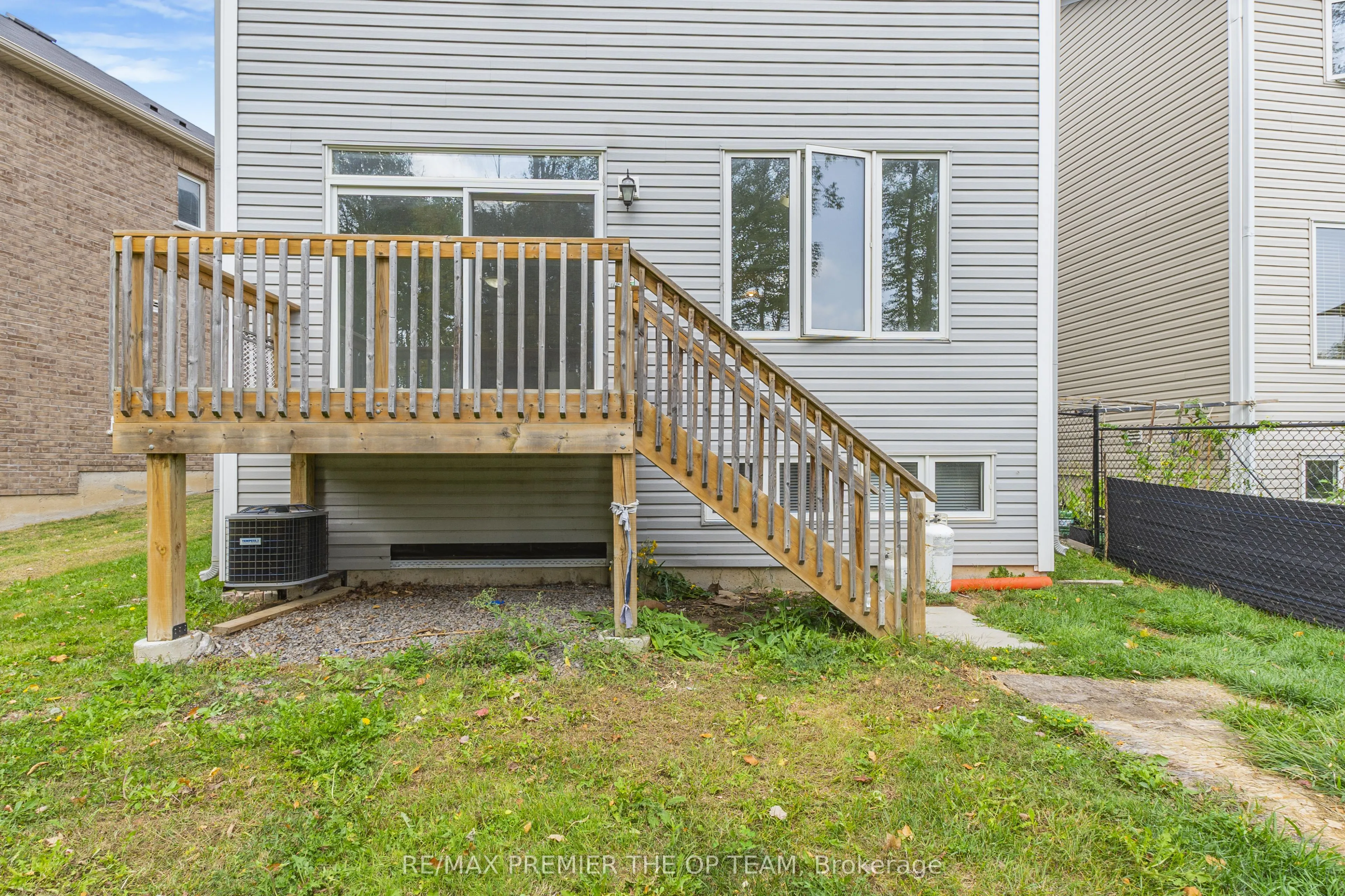 220 Esther Crescent