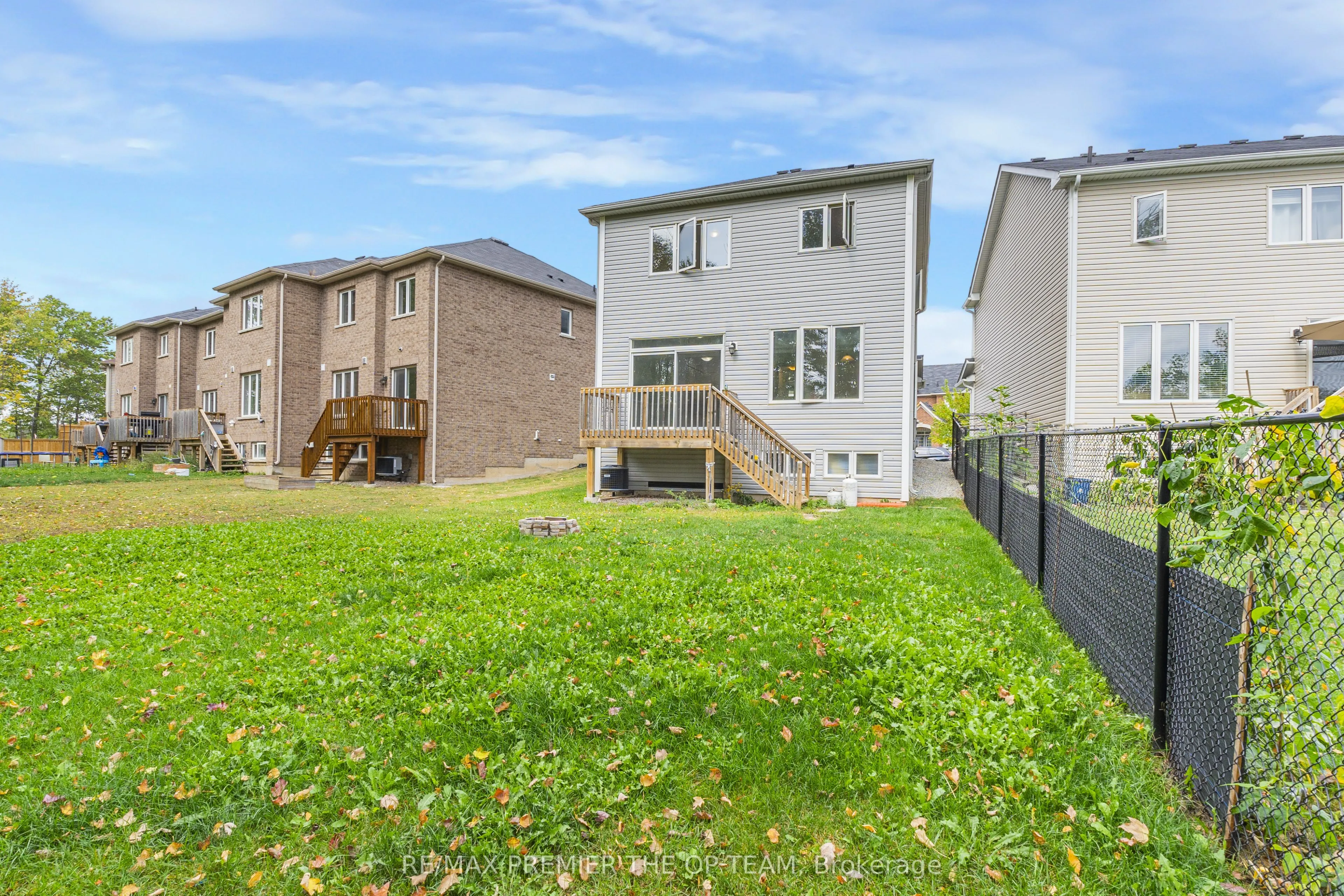 220 Esther Crescent
