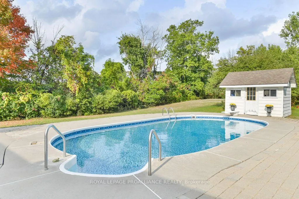466 Mackenzie Road
