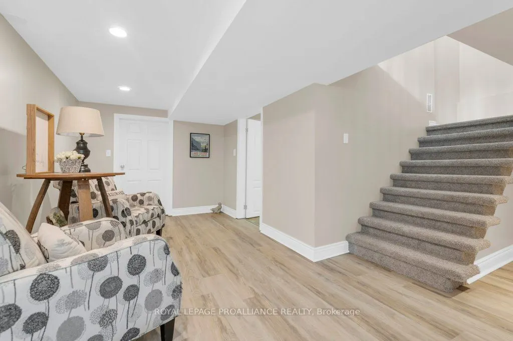 466 Mackenzie Road