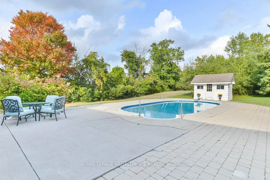 466 Mackenzie Road