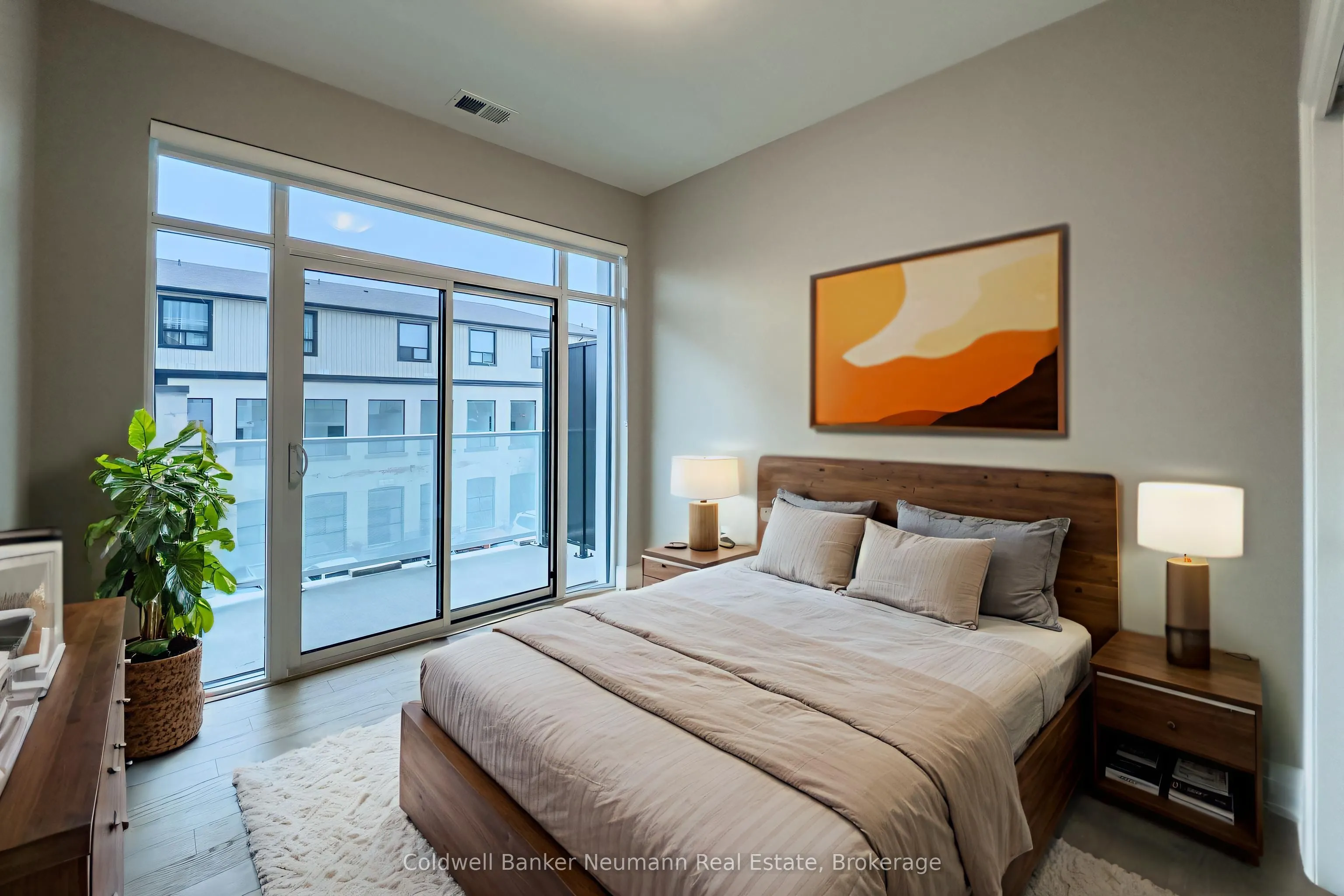 71 Wyndham Street S, #209