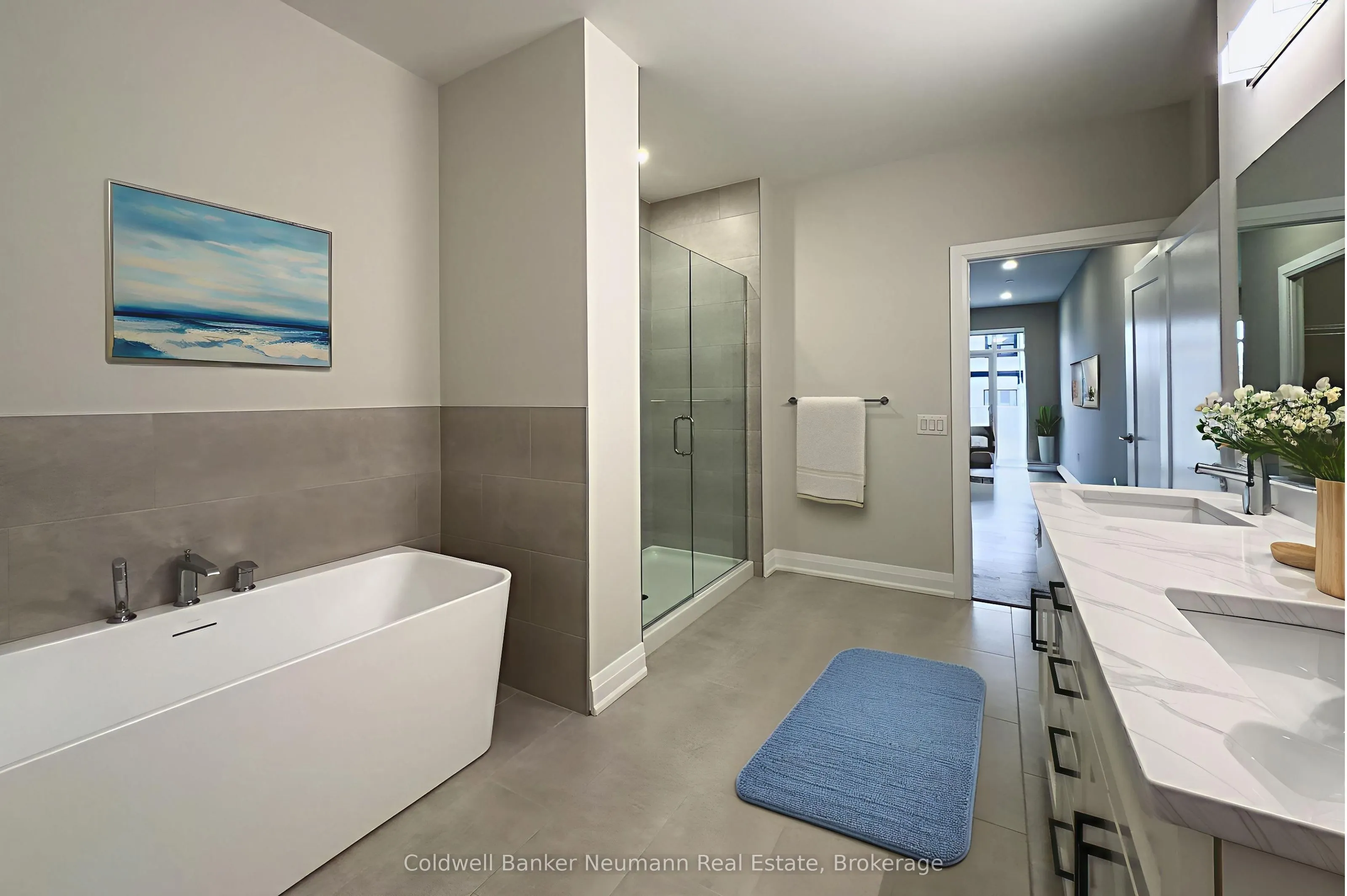71 Wyndham Street S, #209