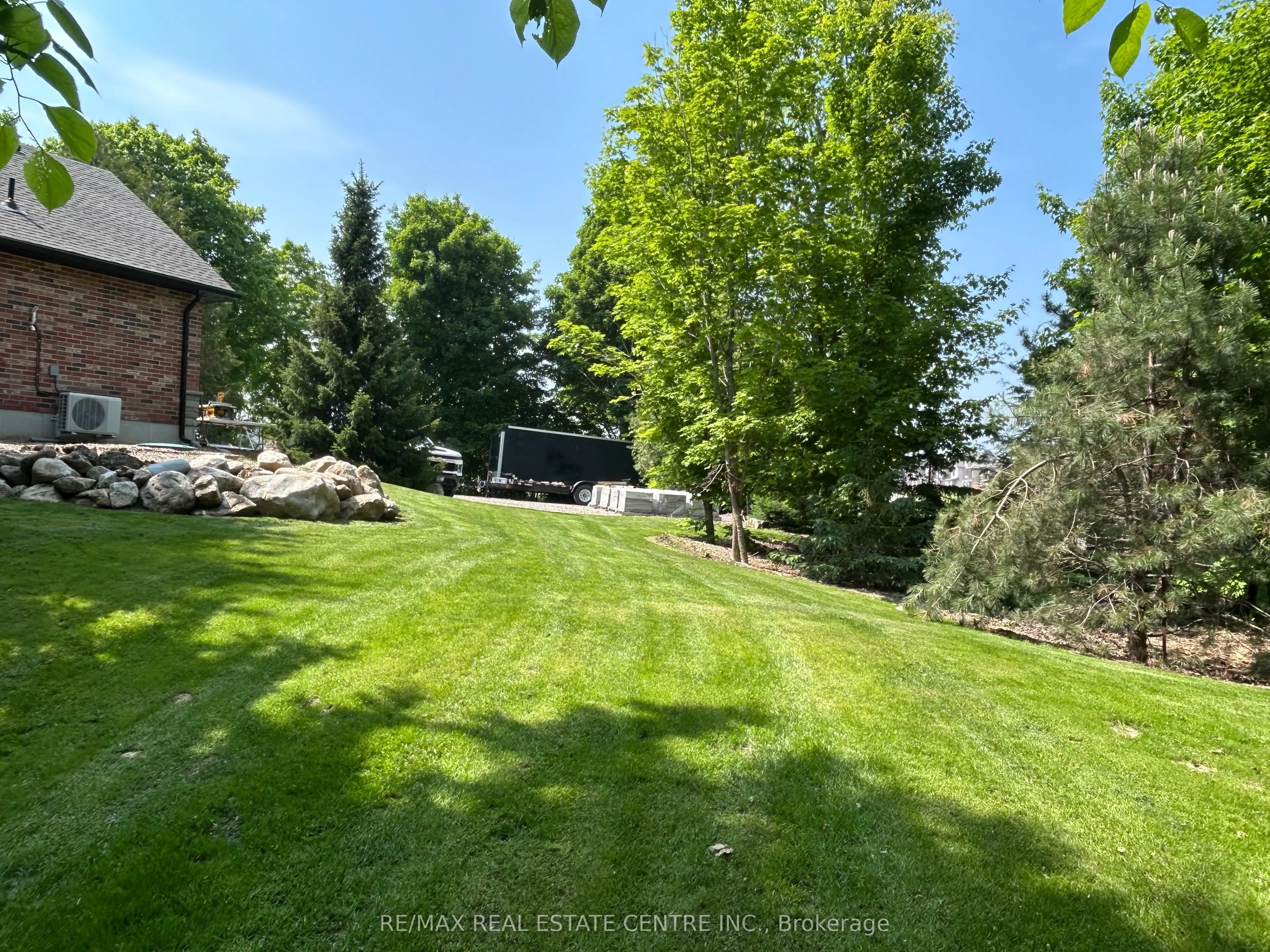 9703 Dundas Street E, #2