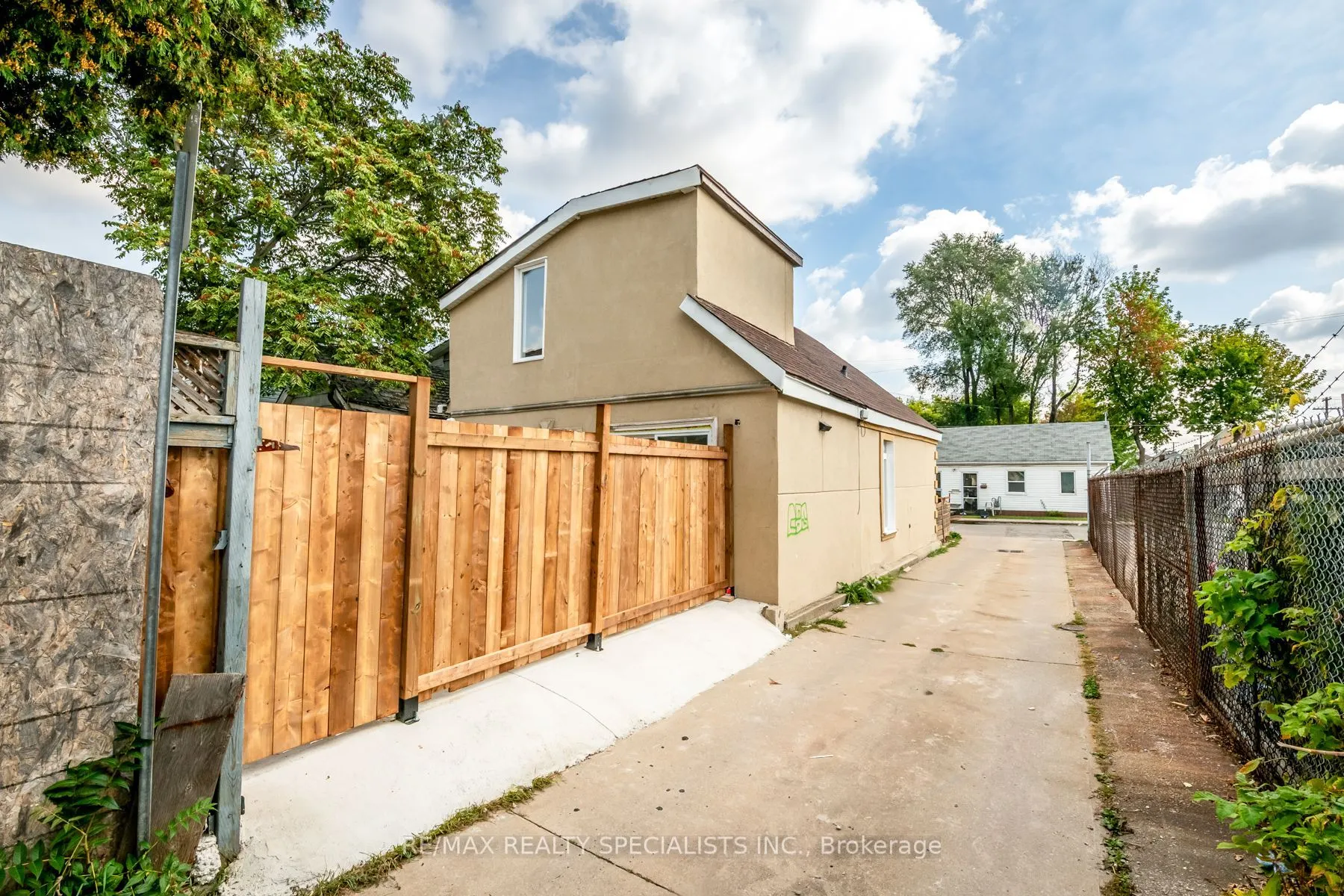 143 GLENDALE Avenue N
