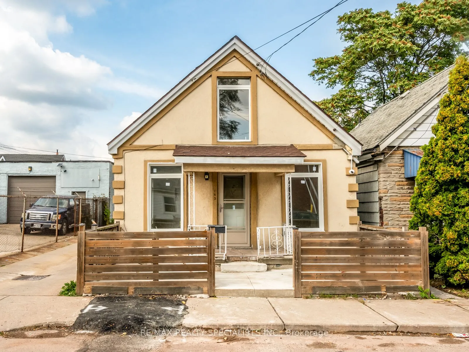 143 GLENDALE Avenue N