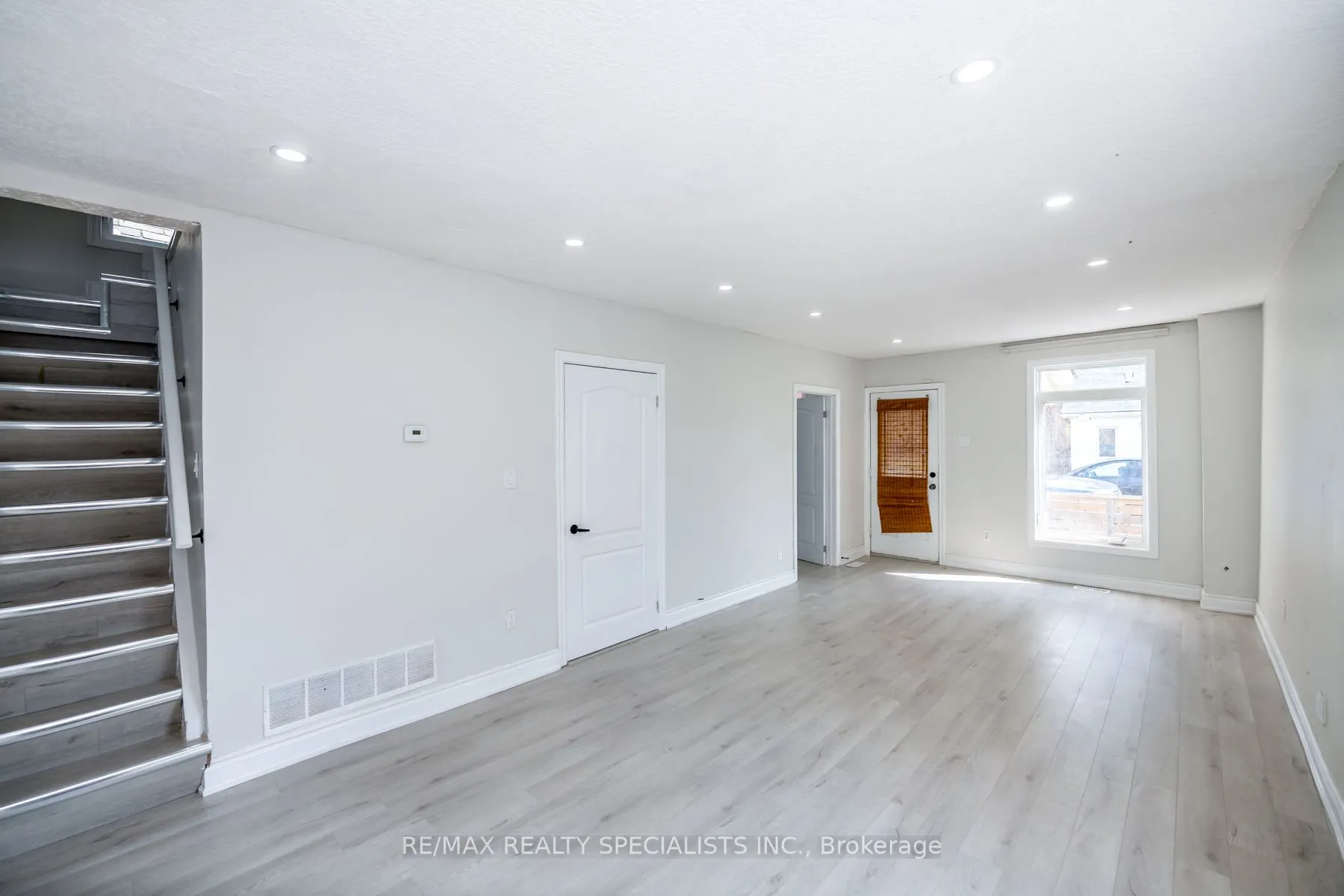 143 GLENDALE Avenue N