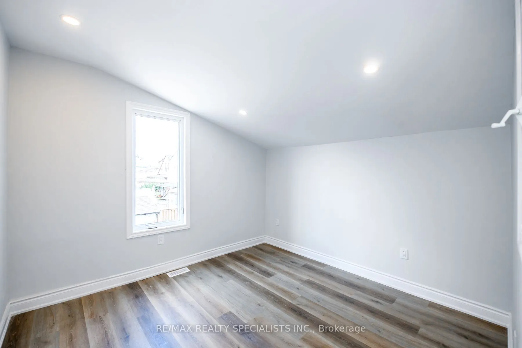 143 GLENDALE Avenue N