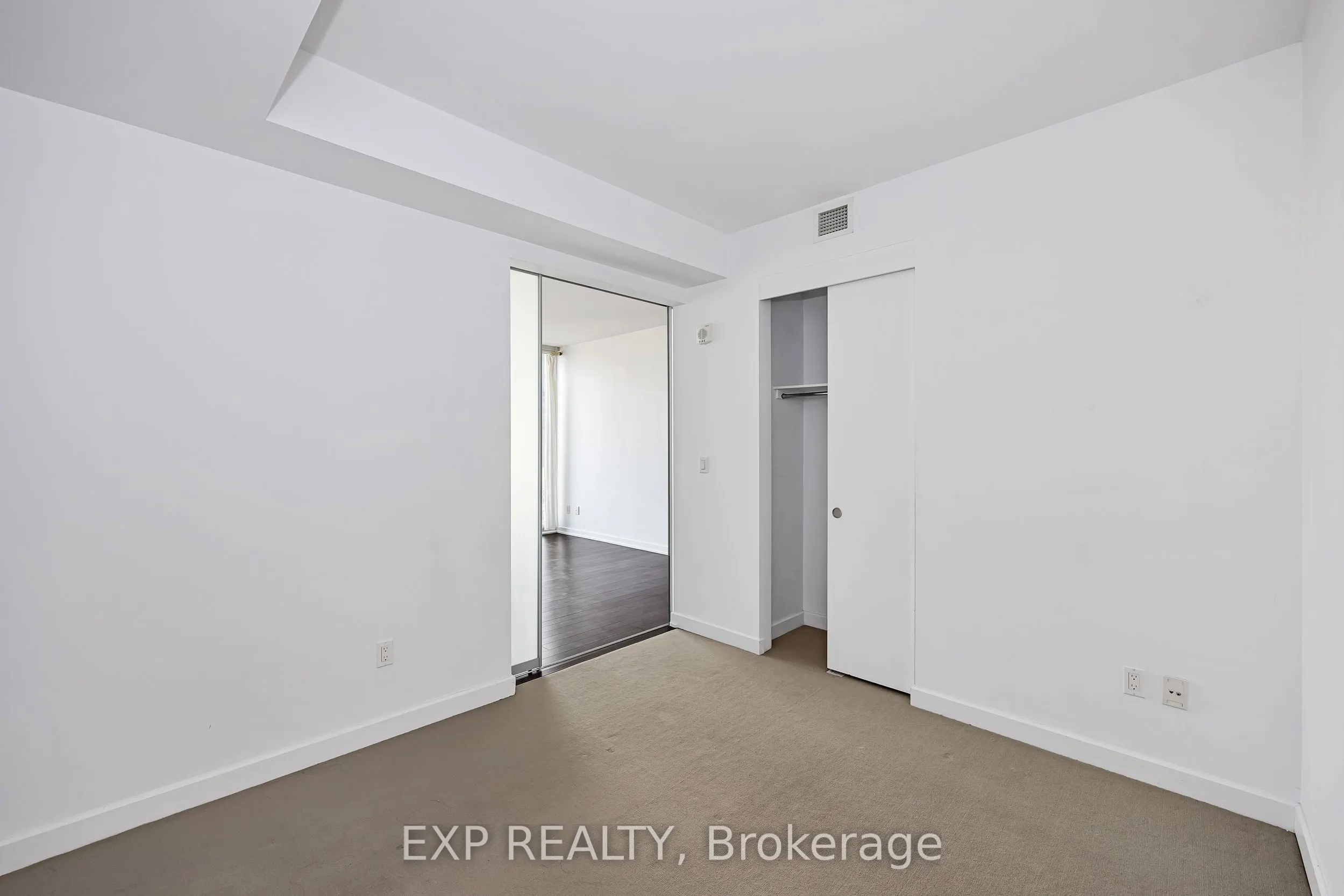 300 Lisgar Street, #812