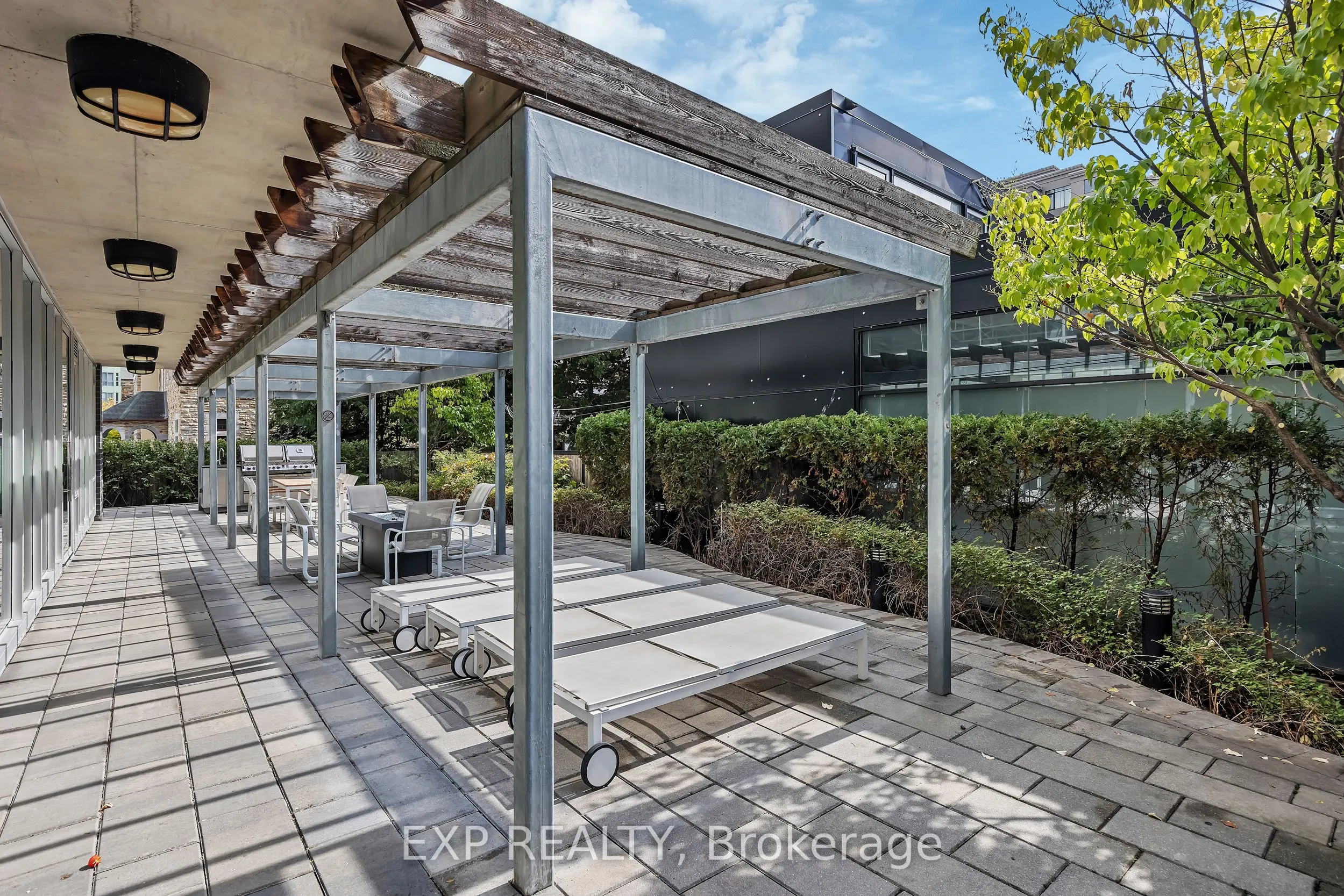 300 Lisgar Street, #812