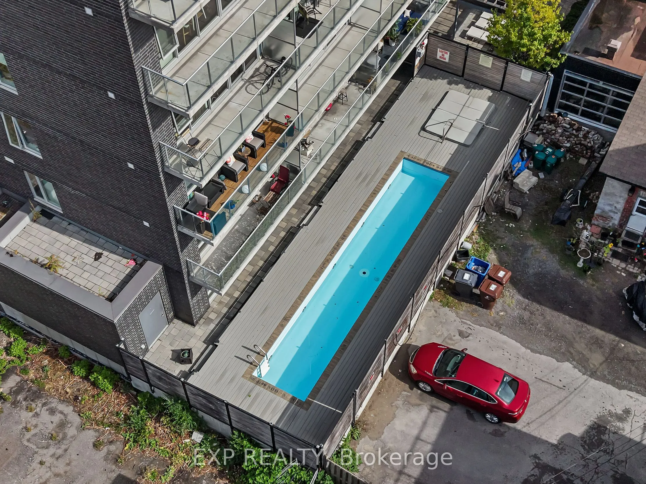 300 Lisgar Street, #812