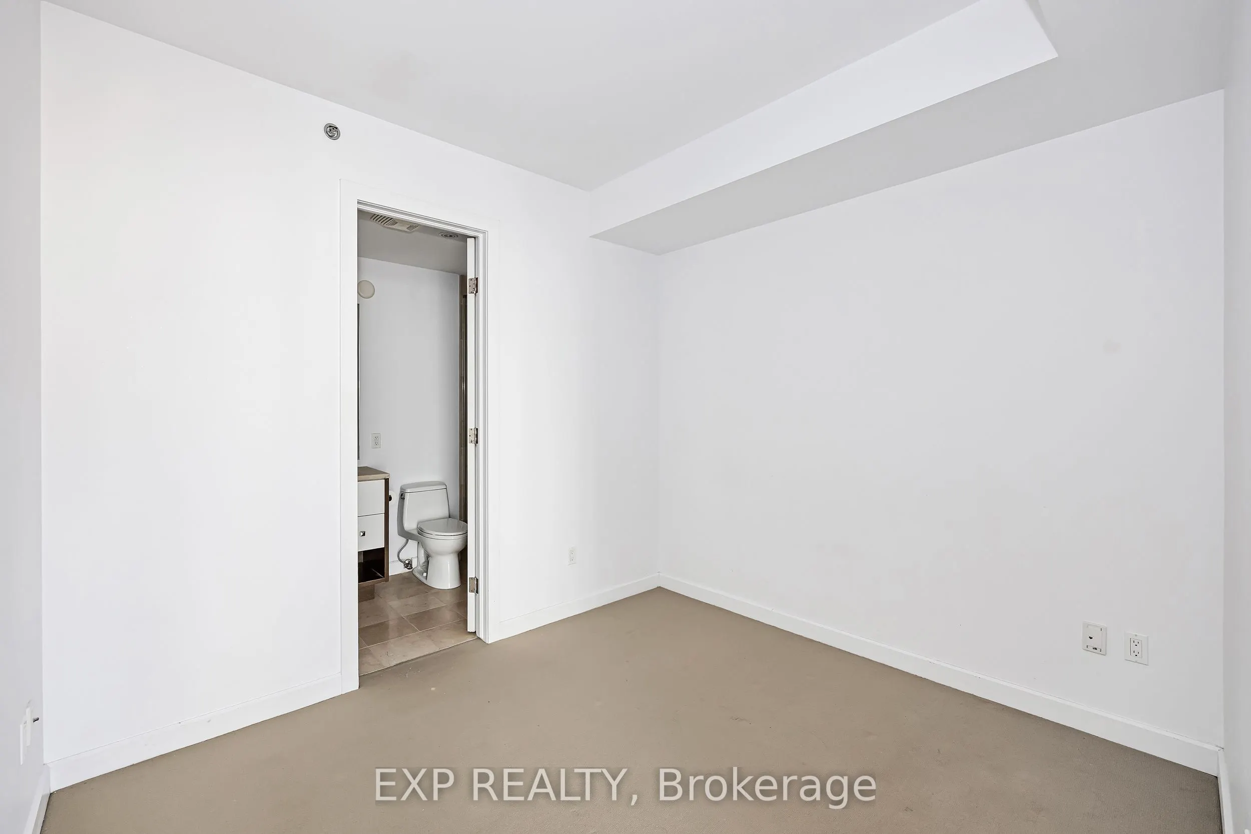 300 Lisgar Street, #812