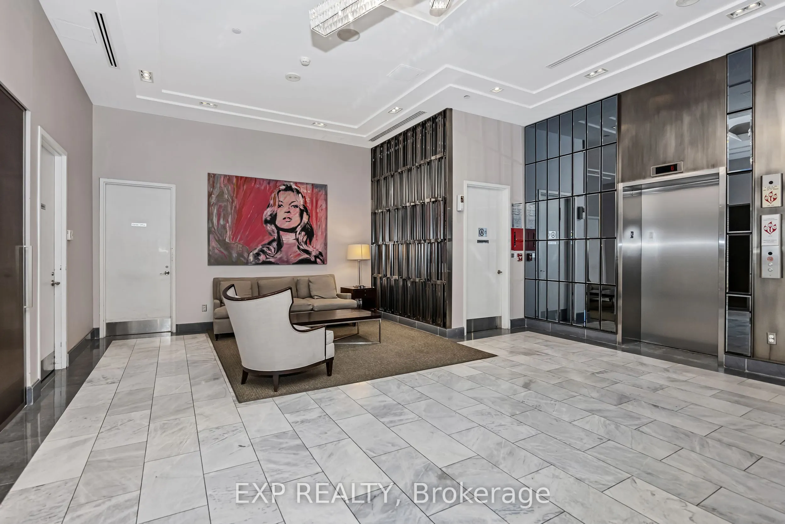 300 Lisgar Street, #812