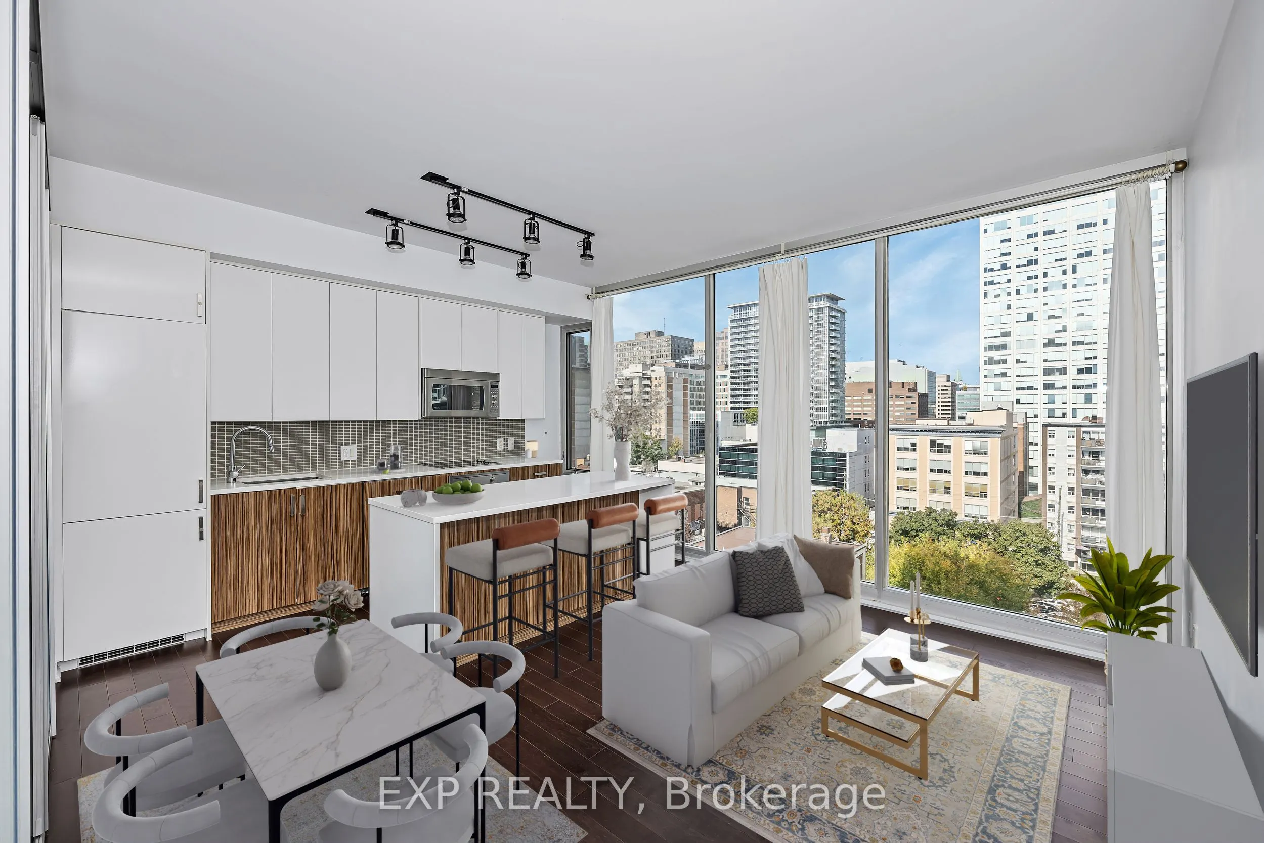 300 Lisgar Street, #812