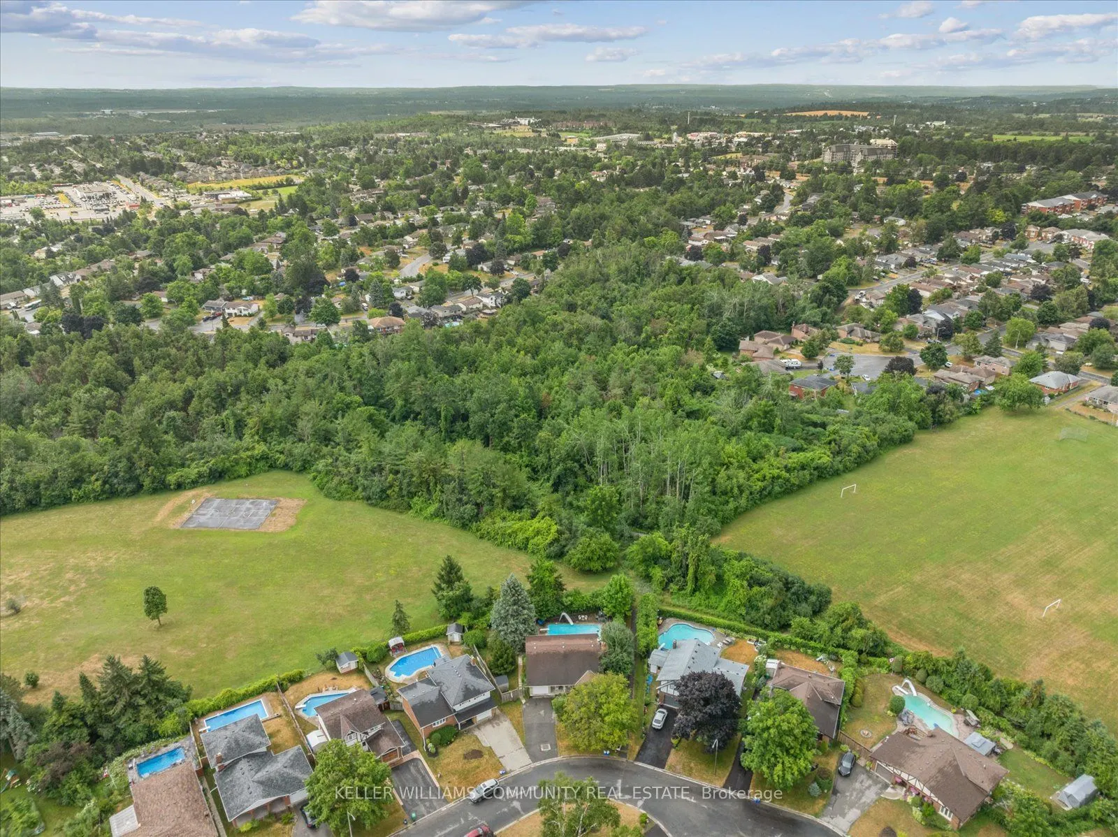 11 Bayleaf Court