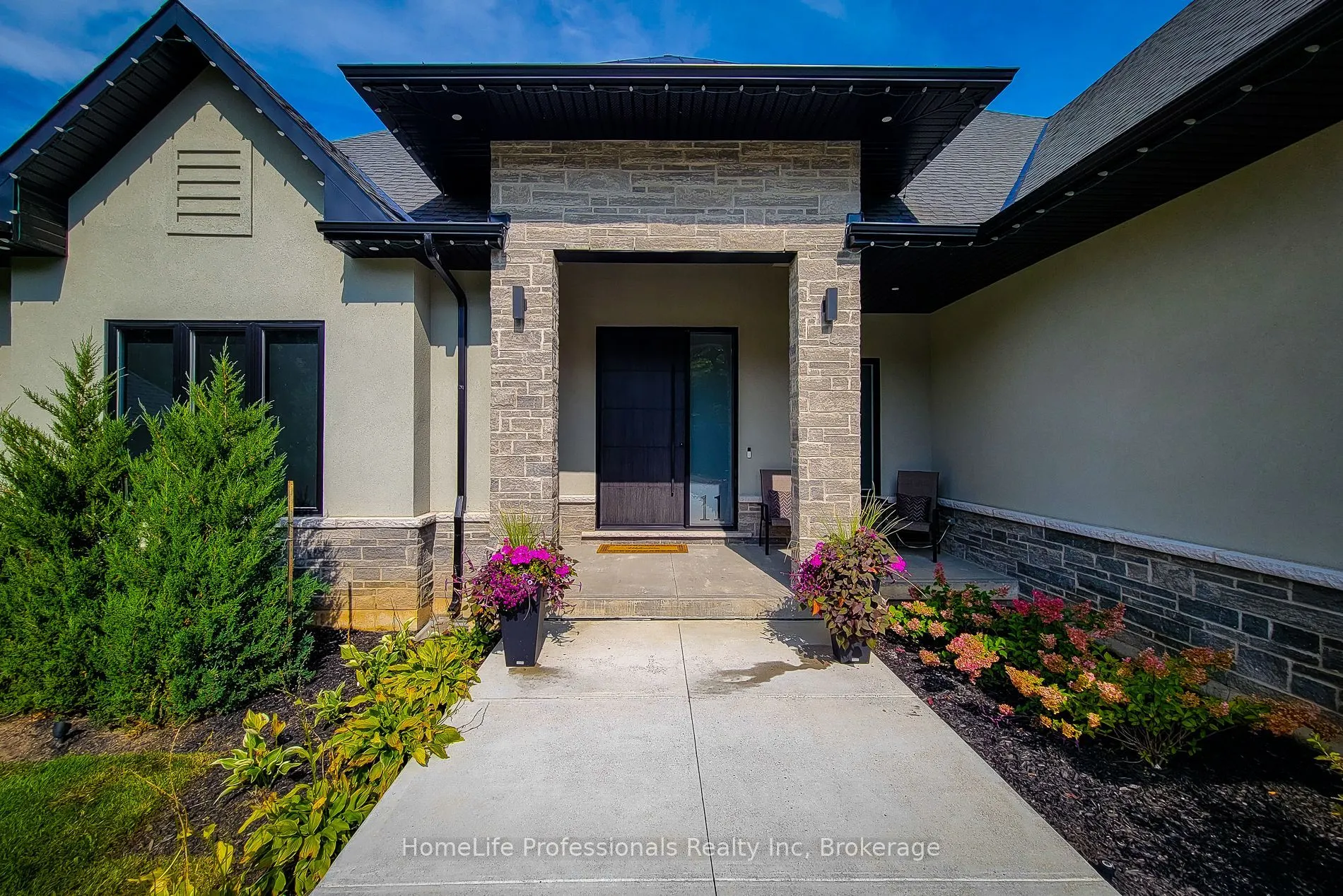 11 Black Willow Court