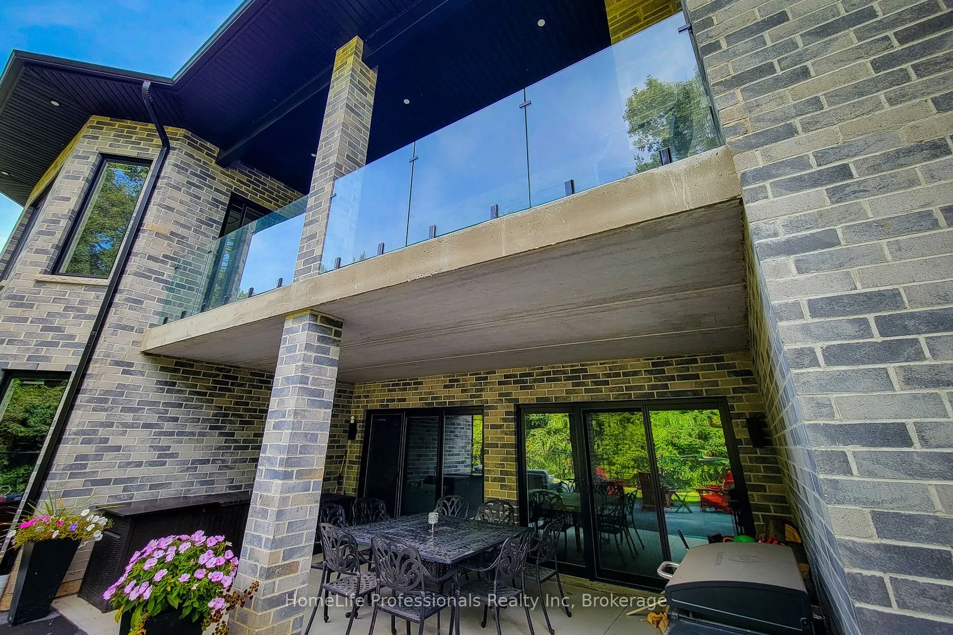 11 Black Willow Court