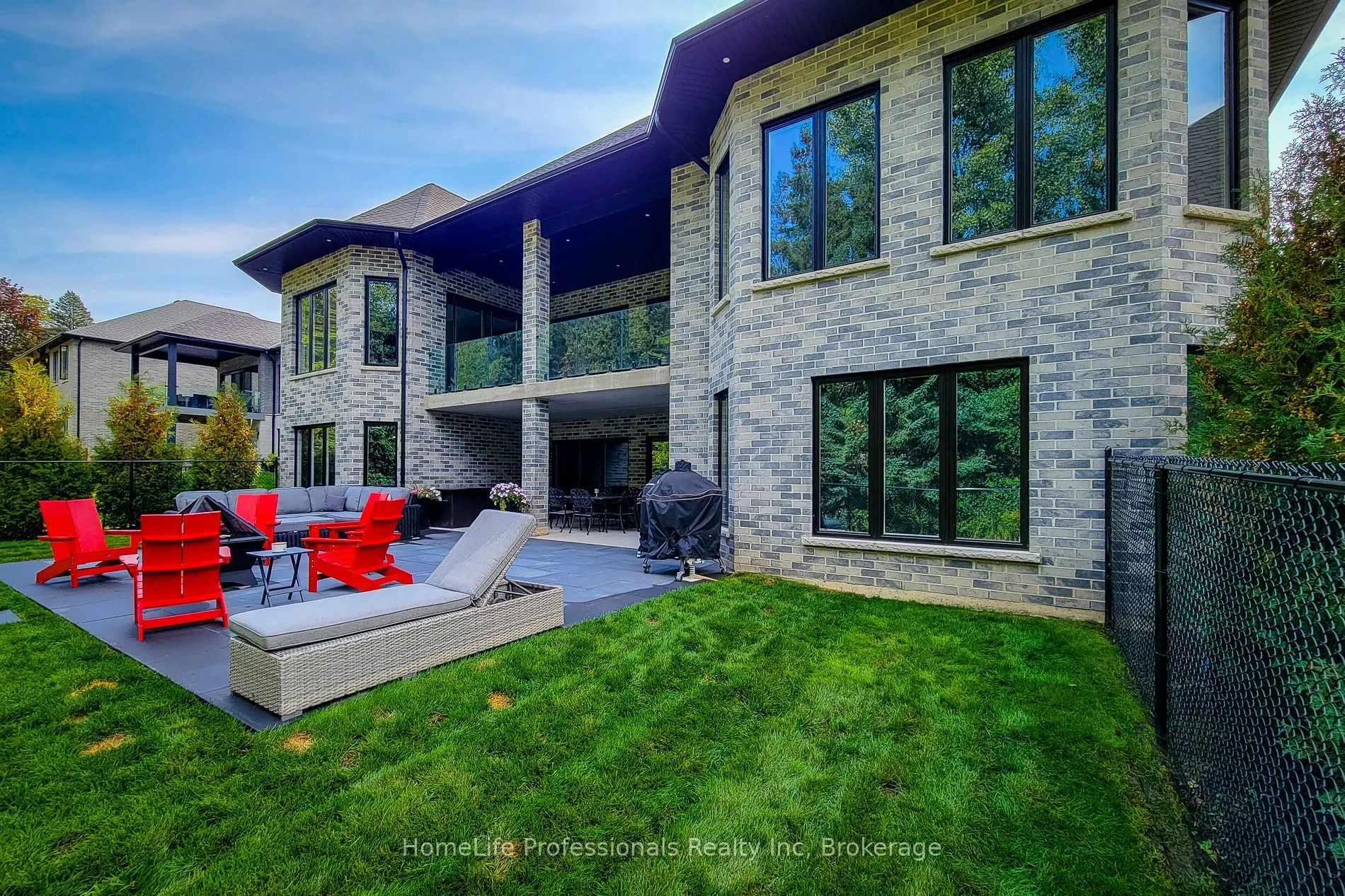 11 Black Willow Court