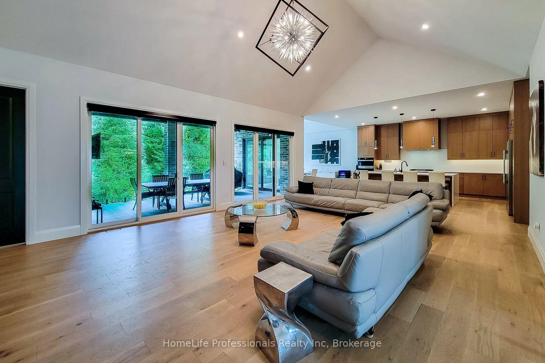 11 Black Willow Court
