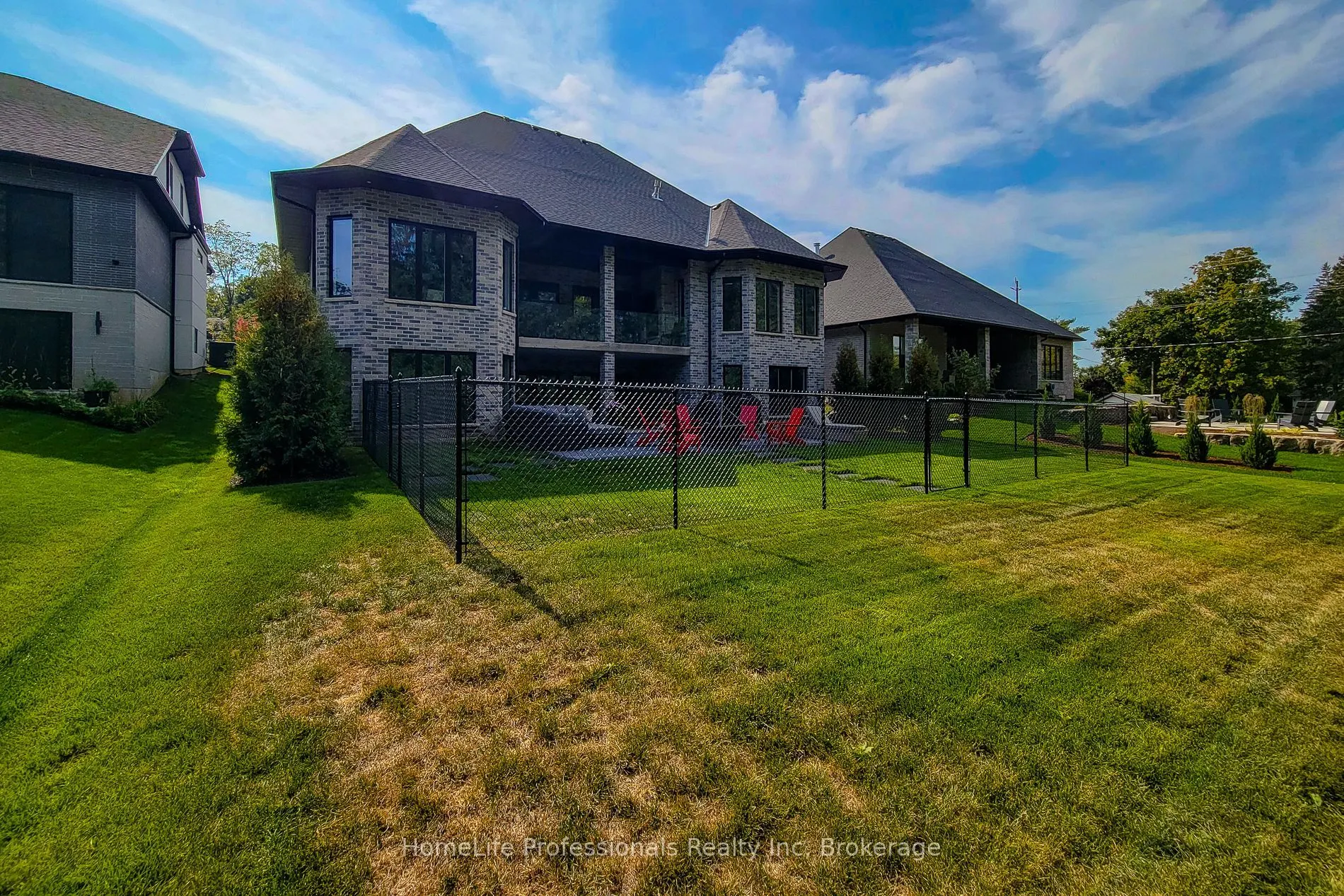11 Black Willow Court