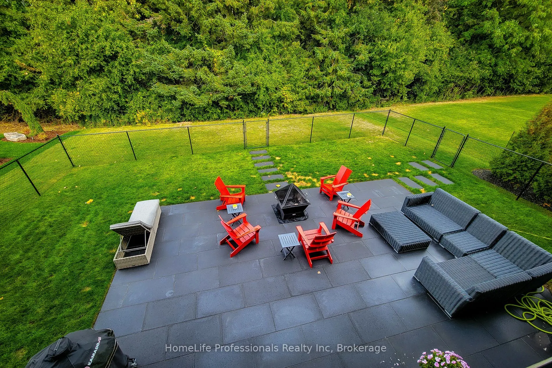 11 Black Willow Court