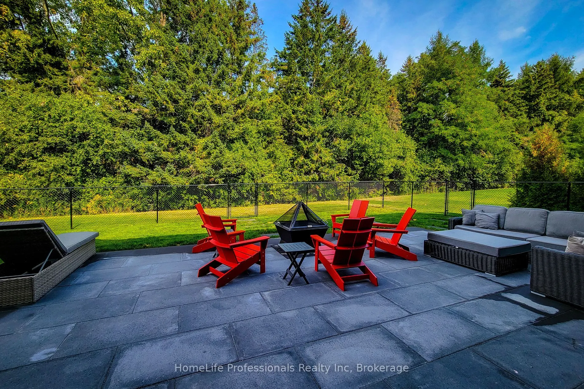 11 Black Willow Court