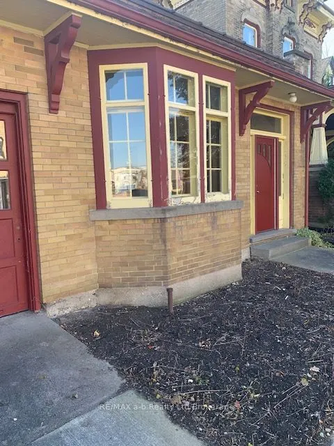 55 KING Street W