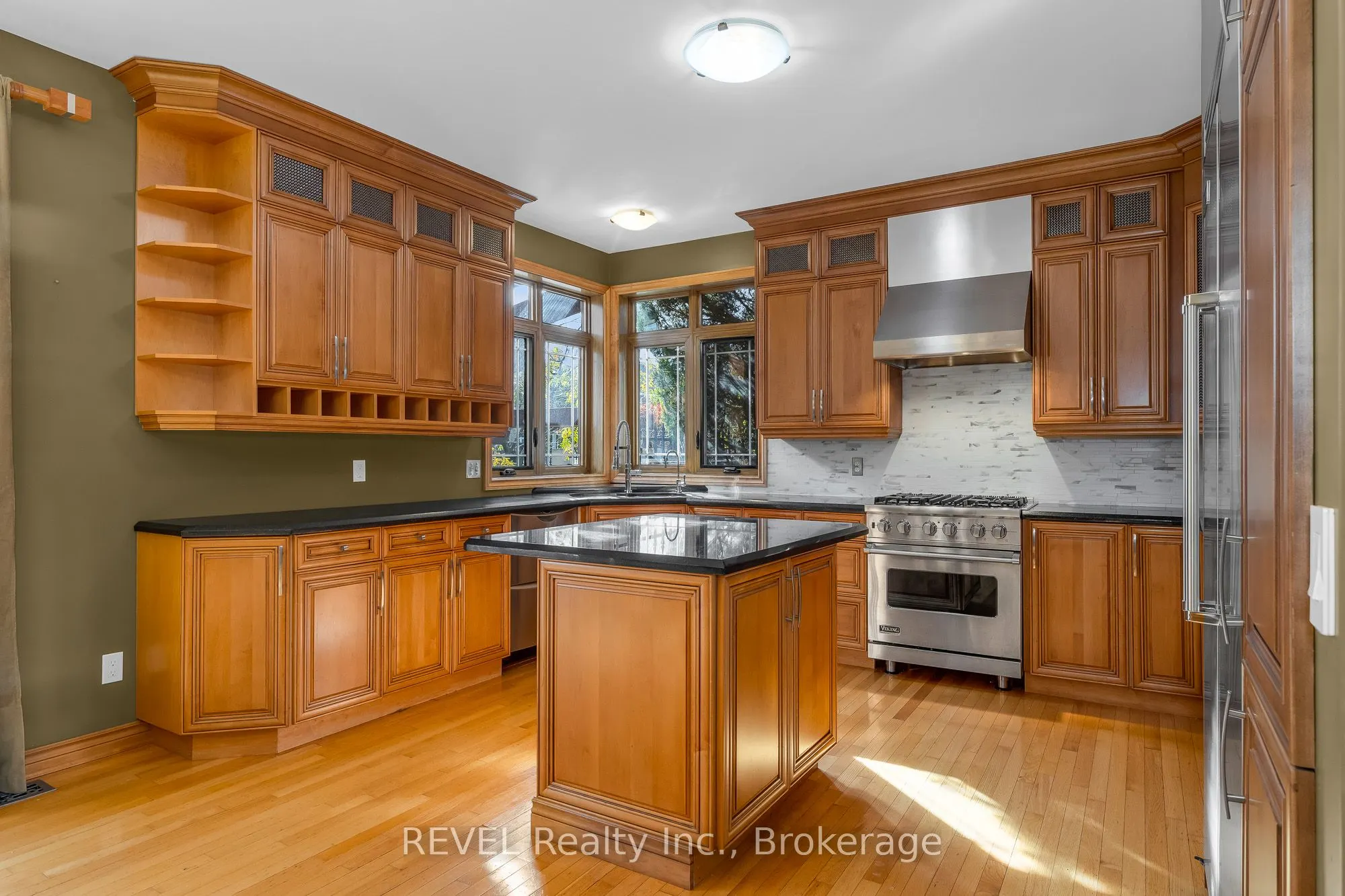 30 MARACAY Way