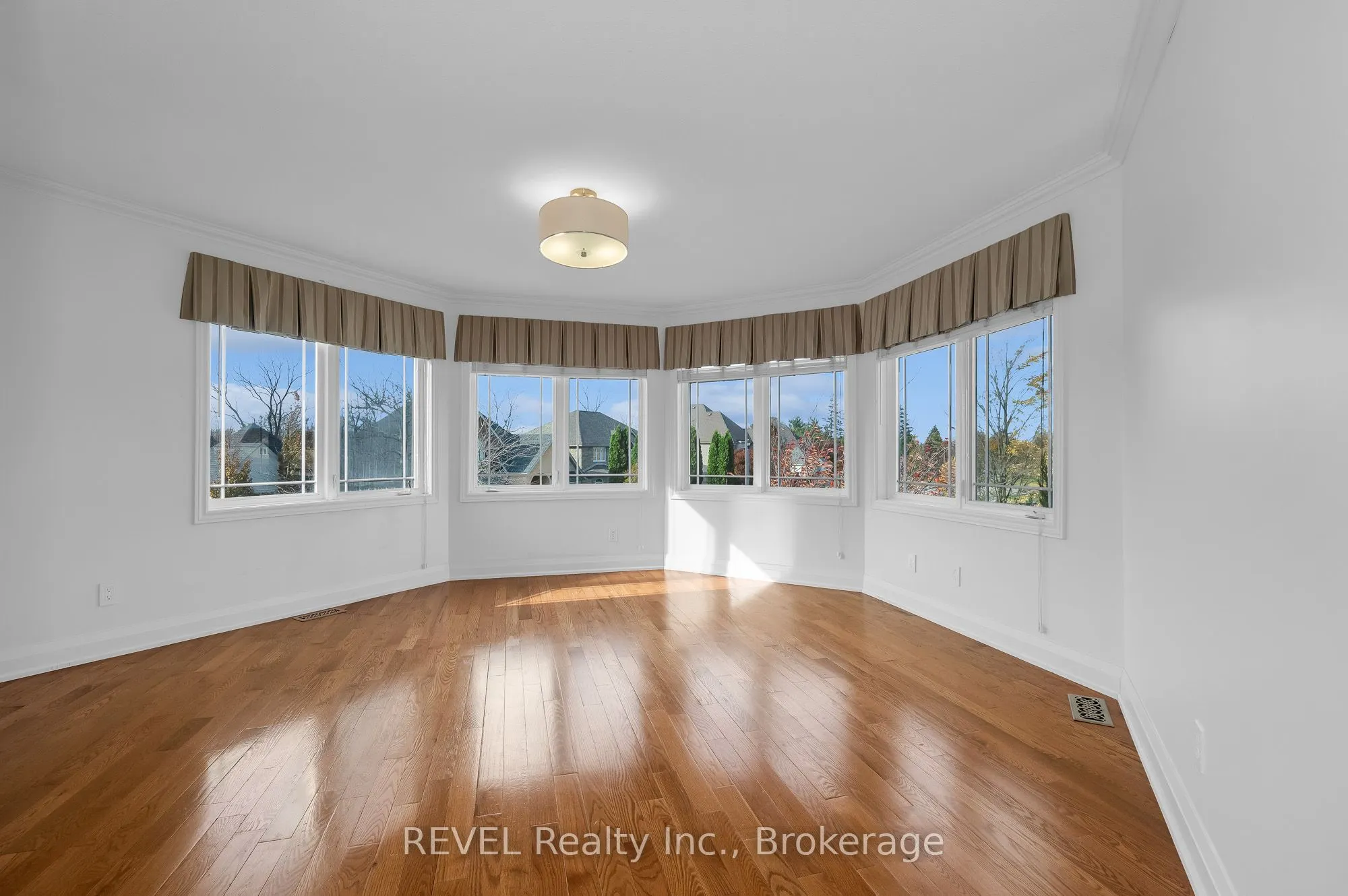 30 MARACAY Way
