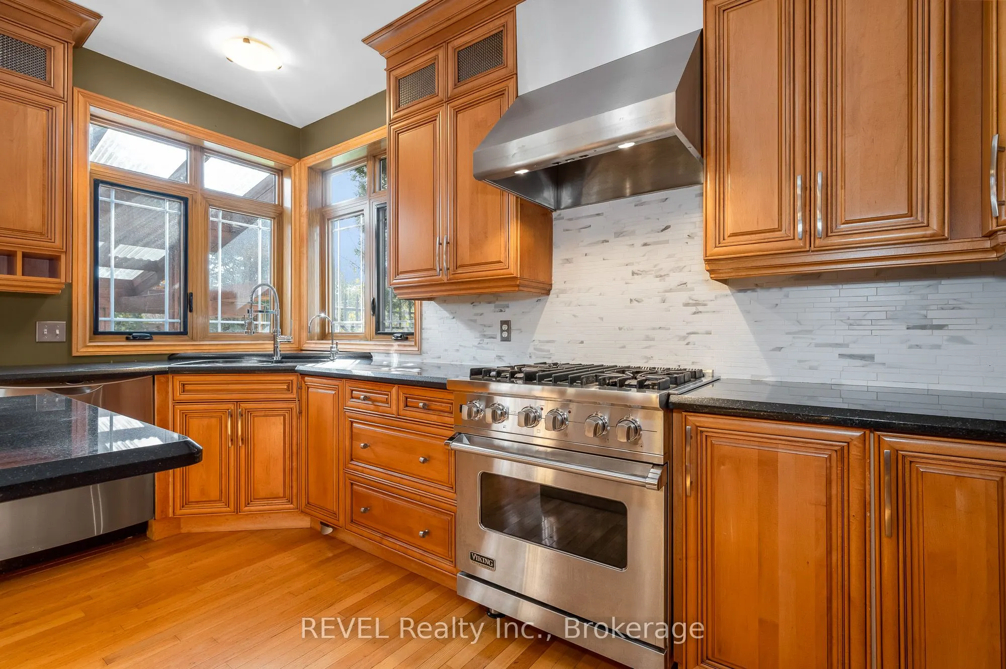 30 MARACAY Way