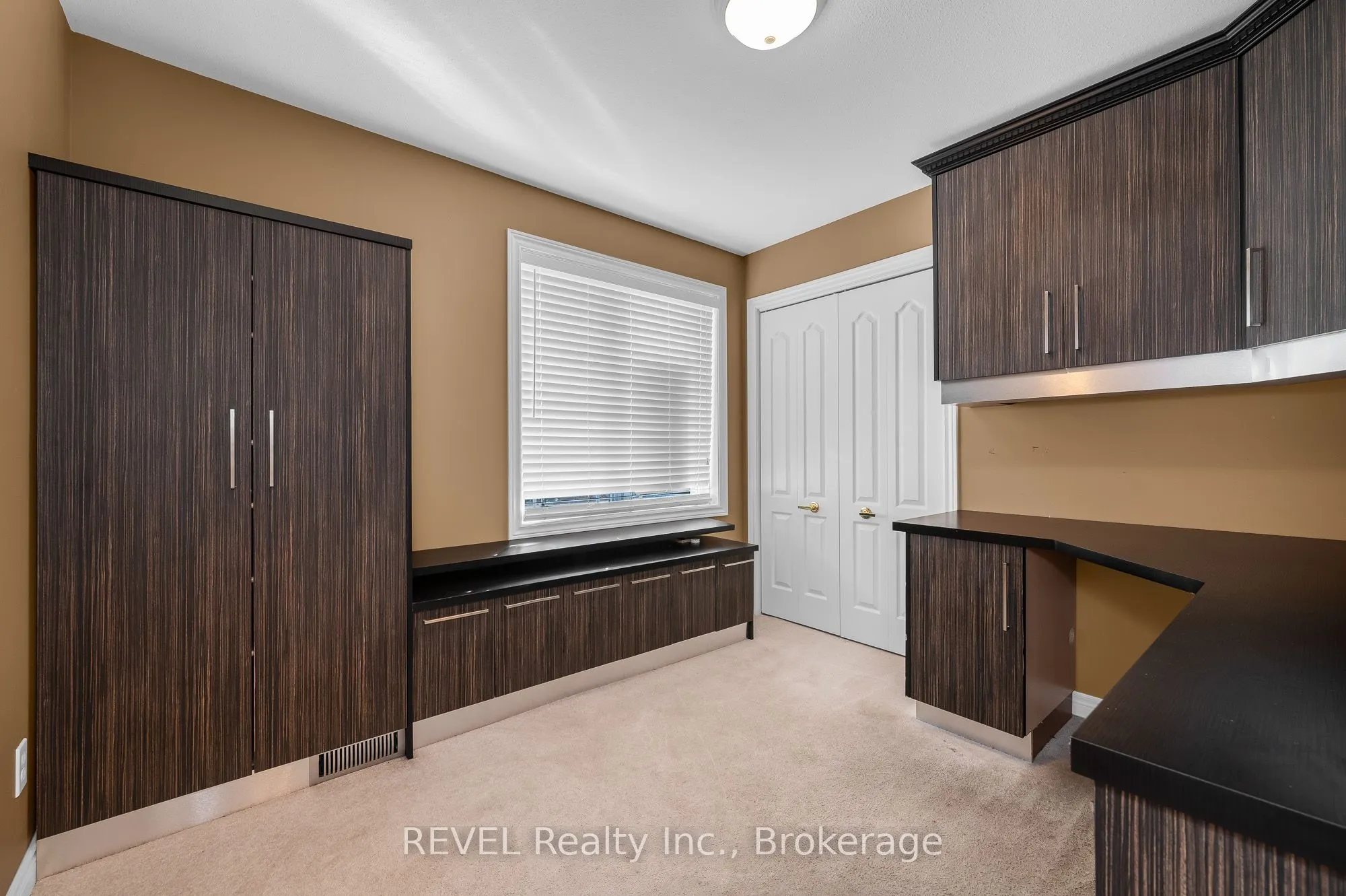 30 MARACAY Way