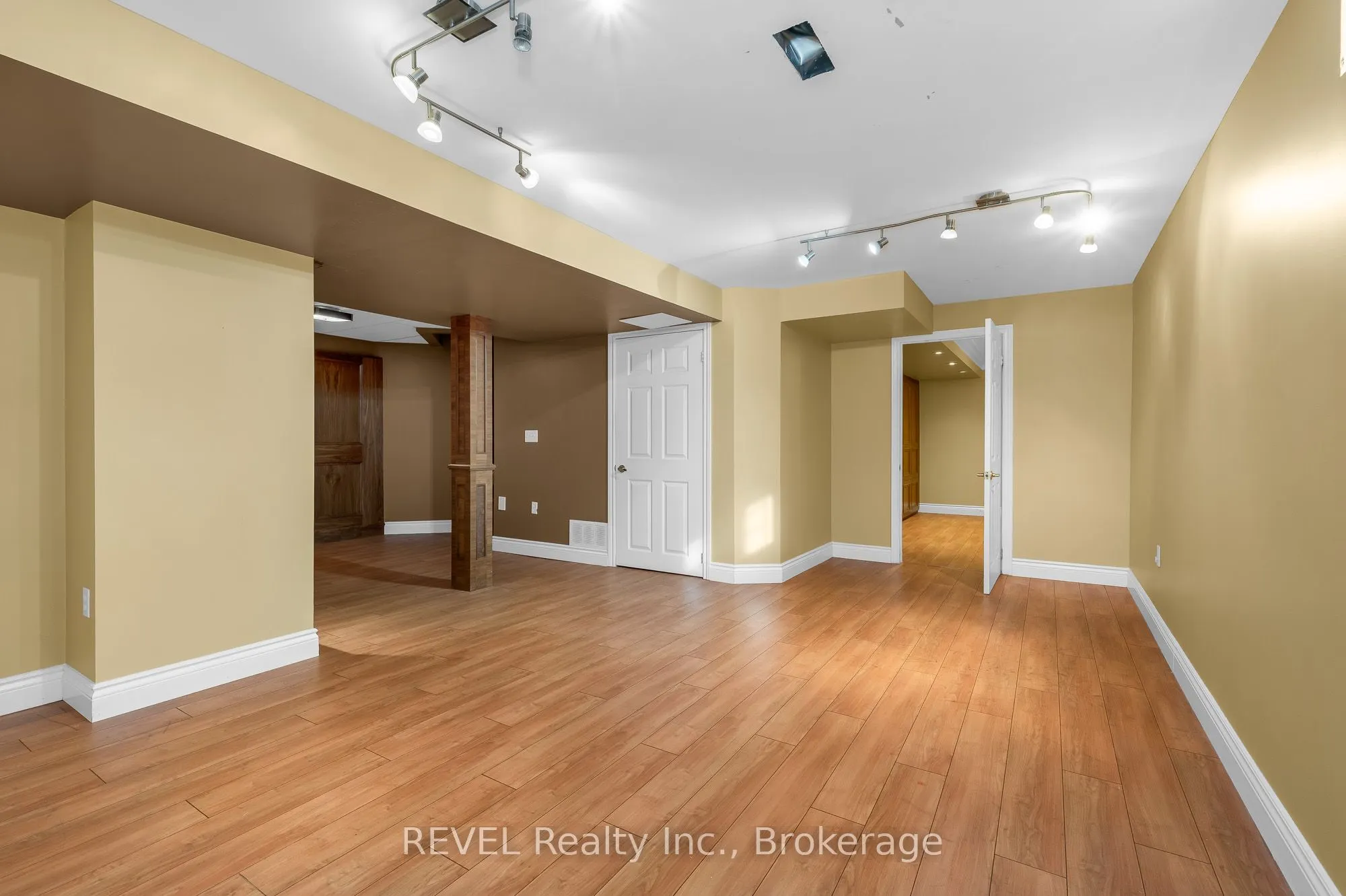 30 MARACAY Way