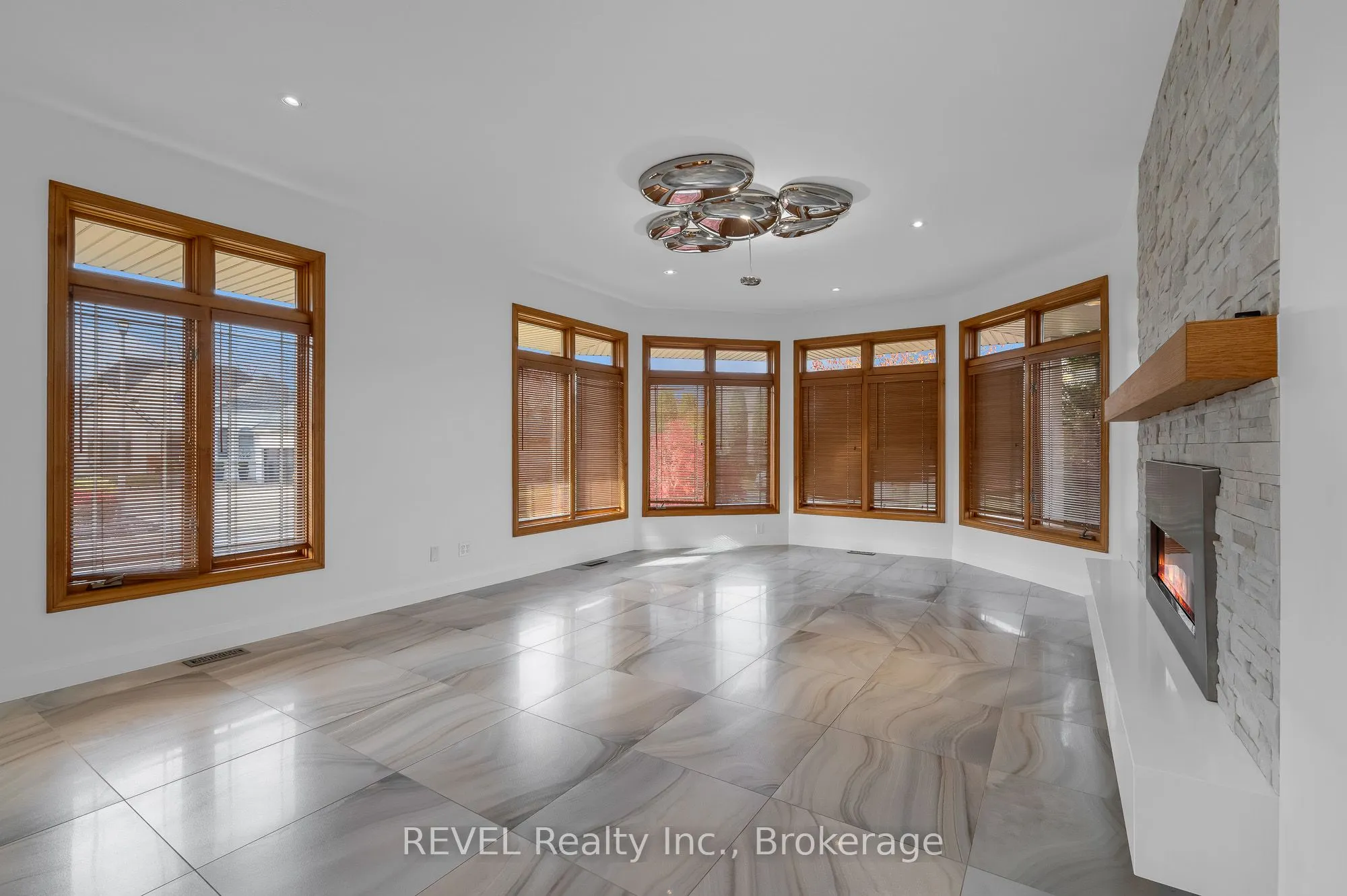 30 MARACAY Way