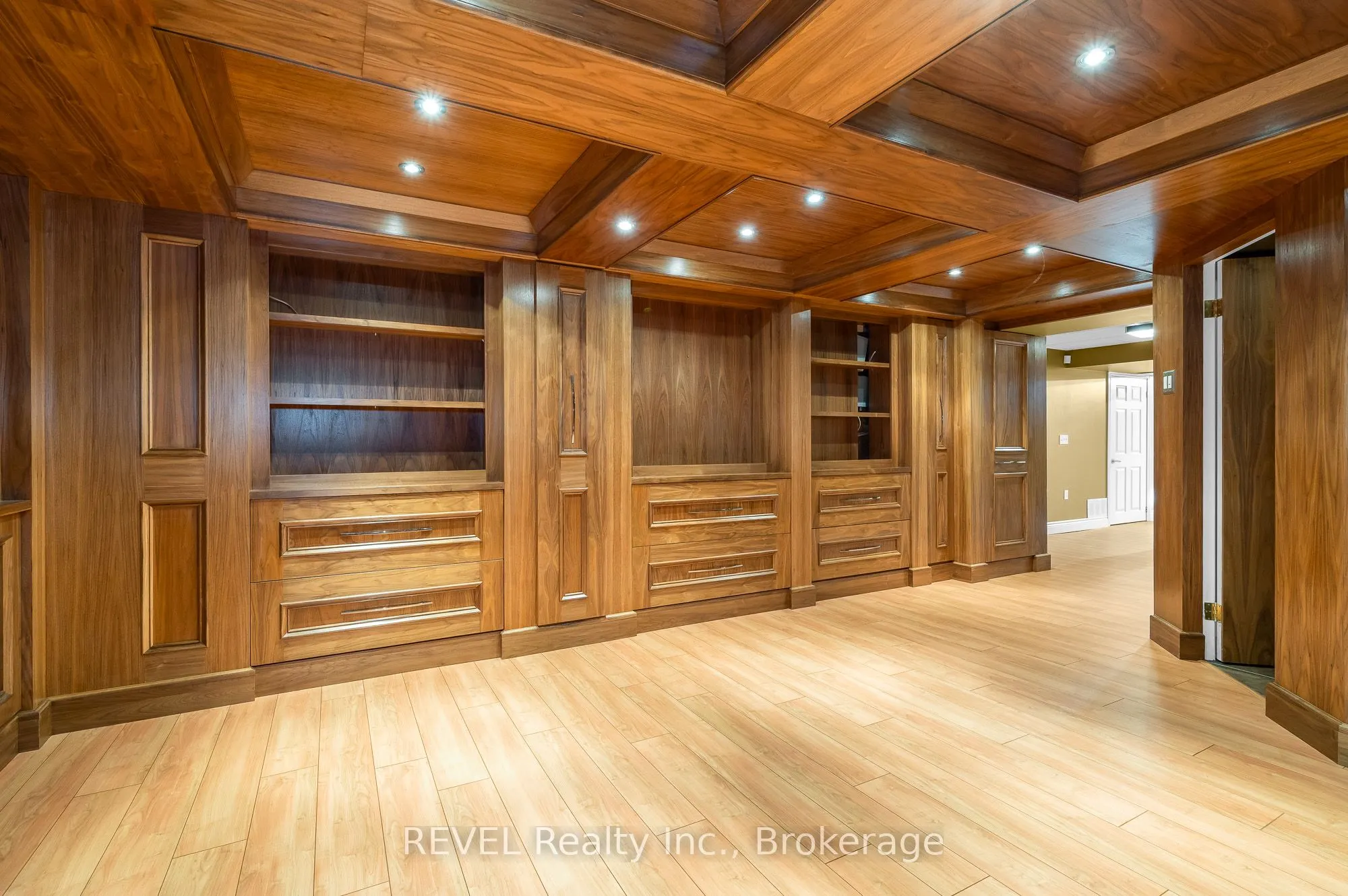 30 MARACAY Way