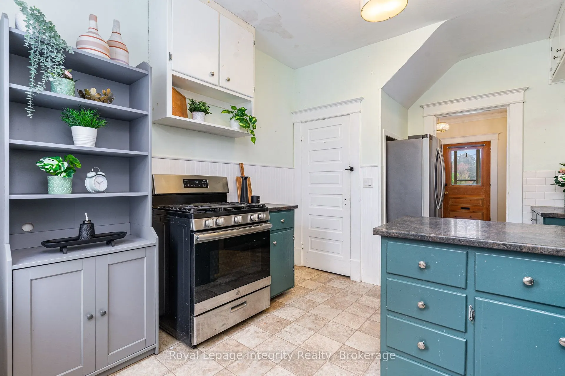 397 15th Street E