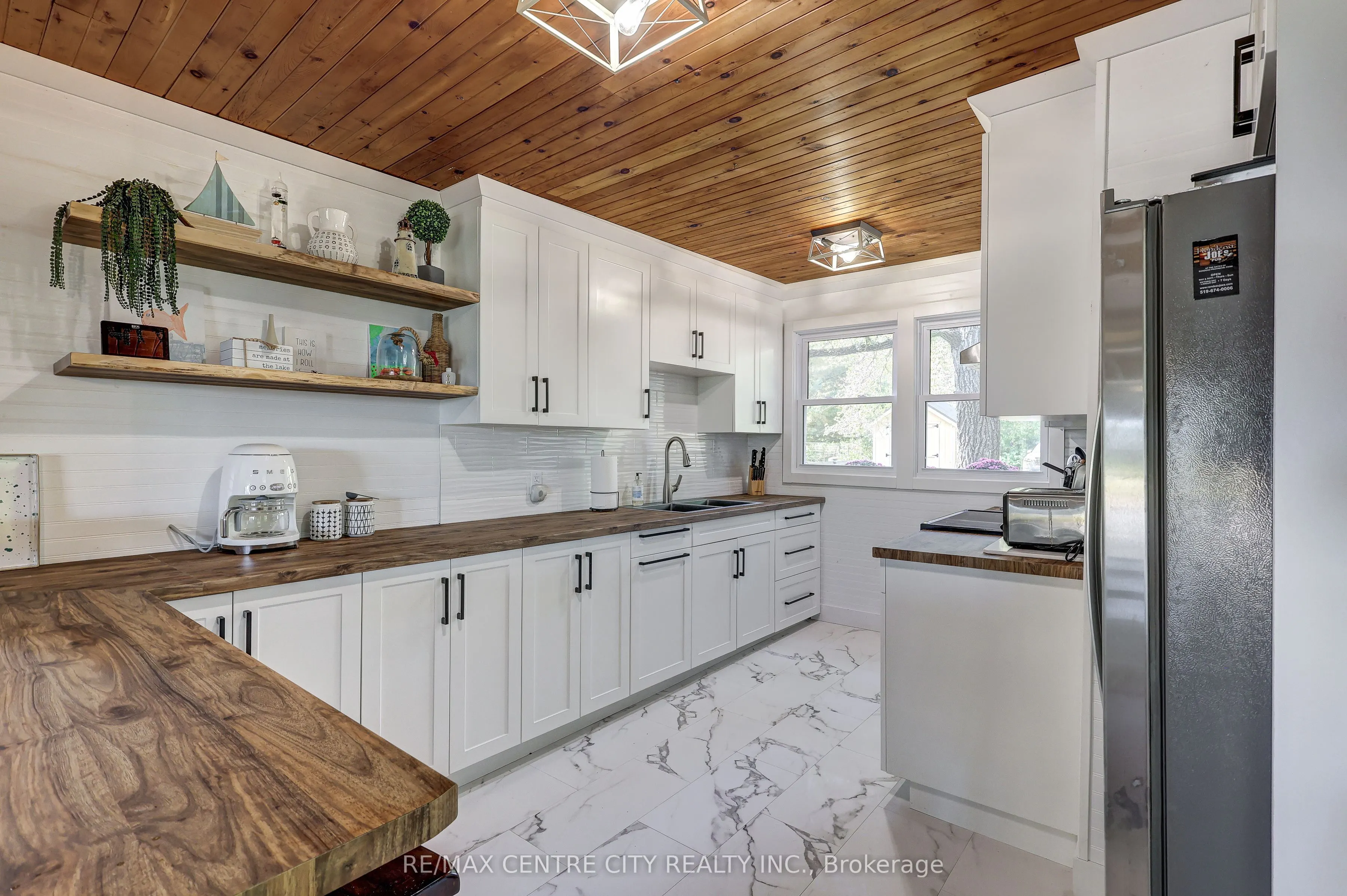 17374 Lakeshore Road