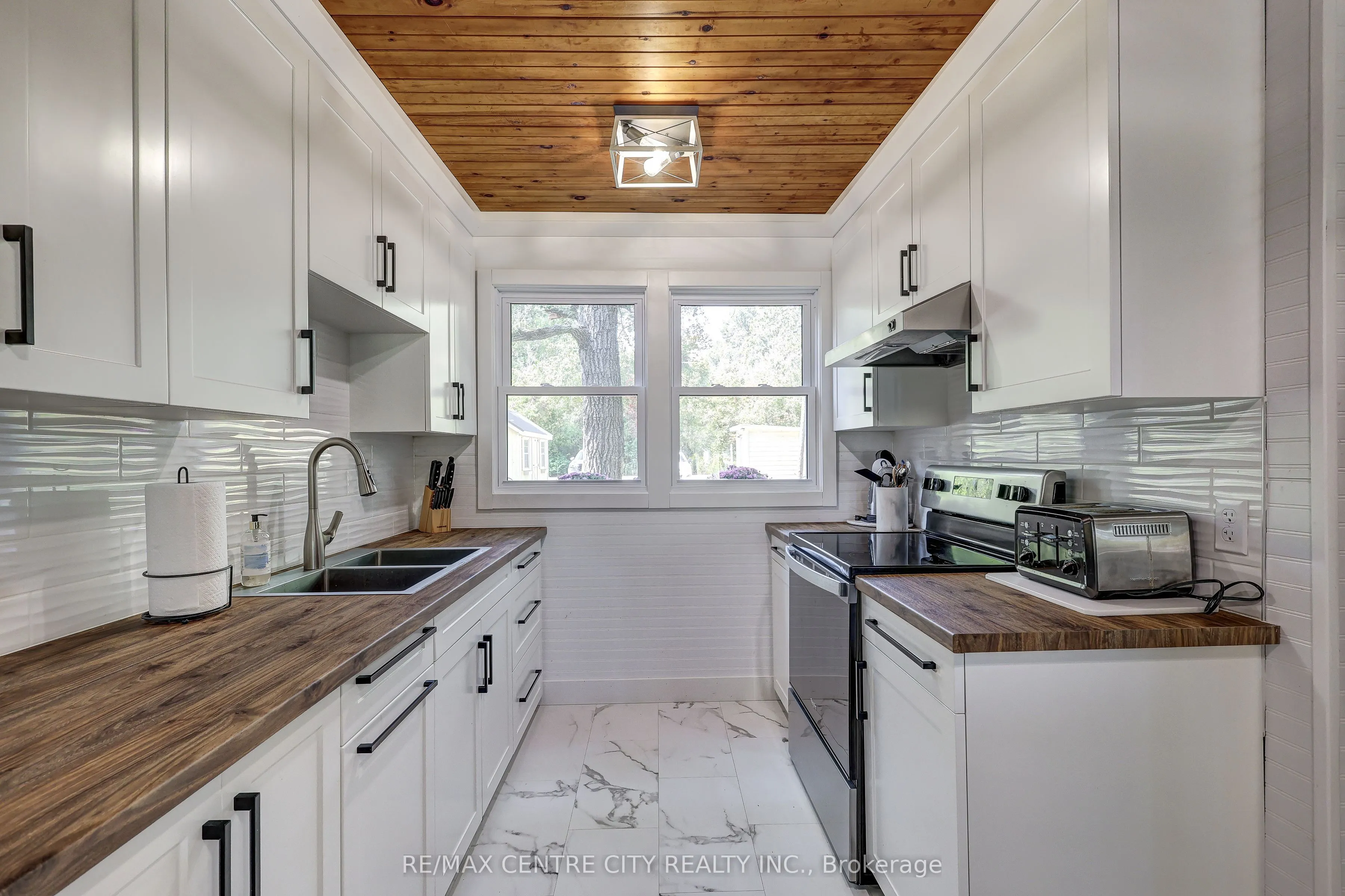 17374 Lakeshore Road