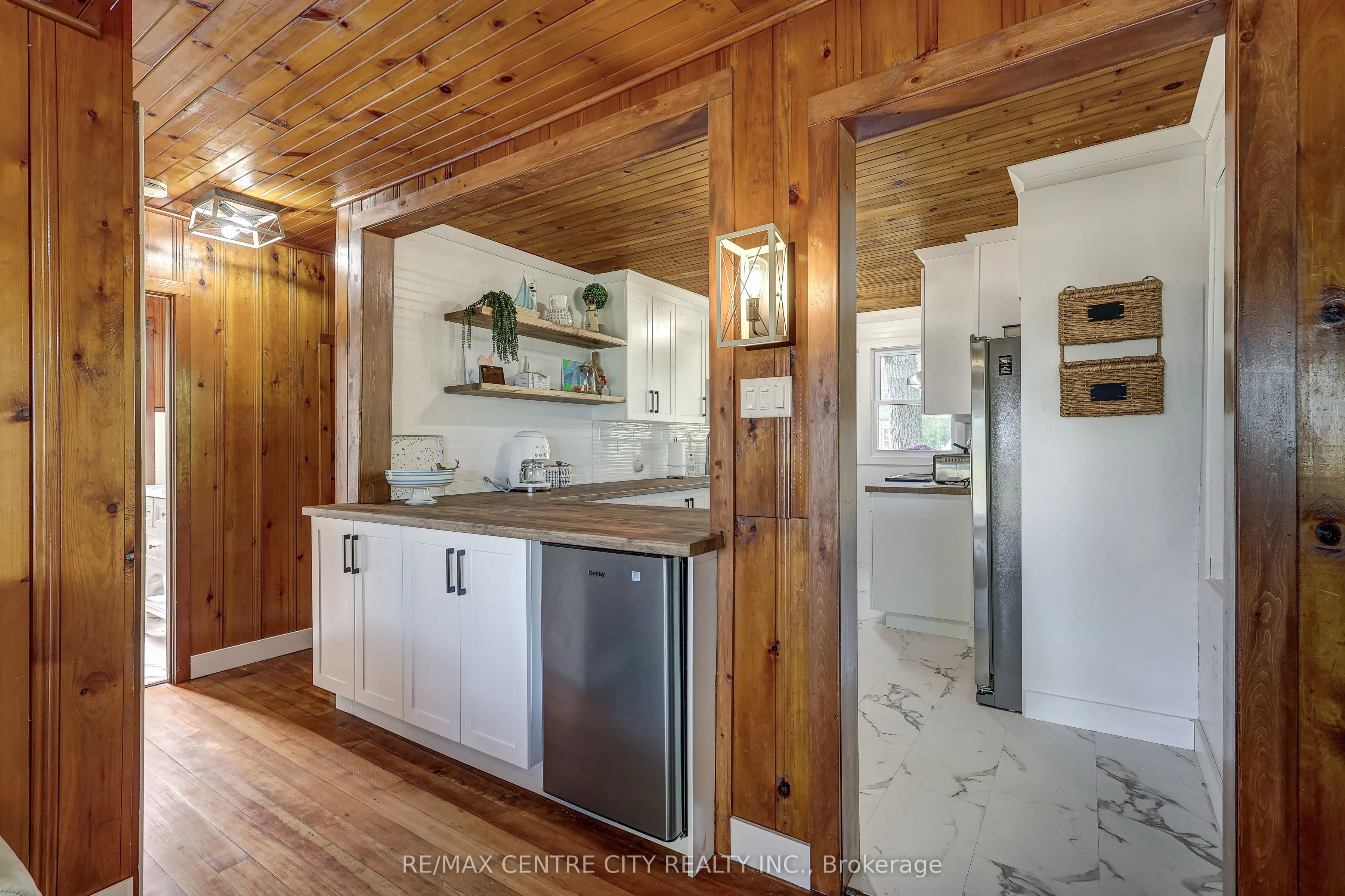 17374 Lakeshore Road