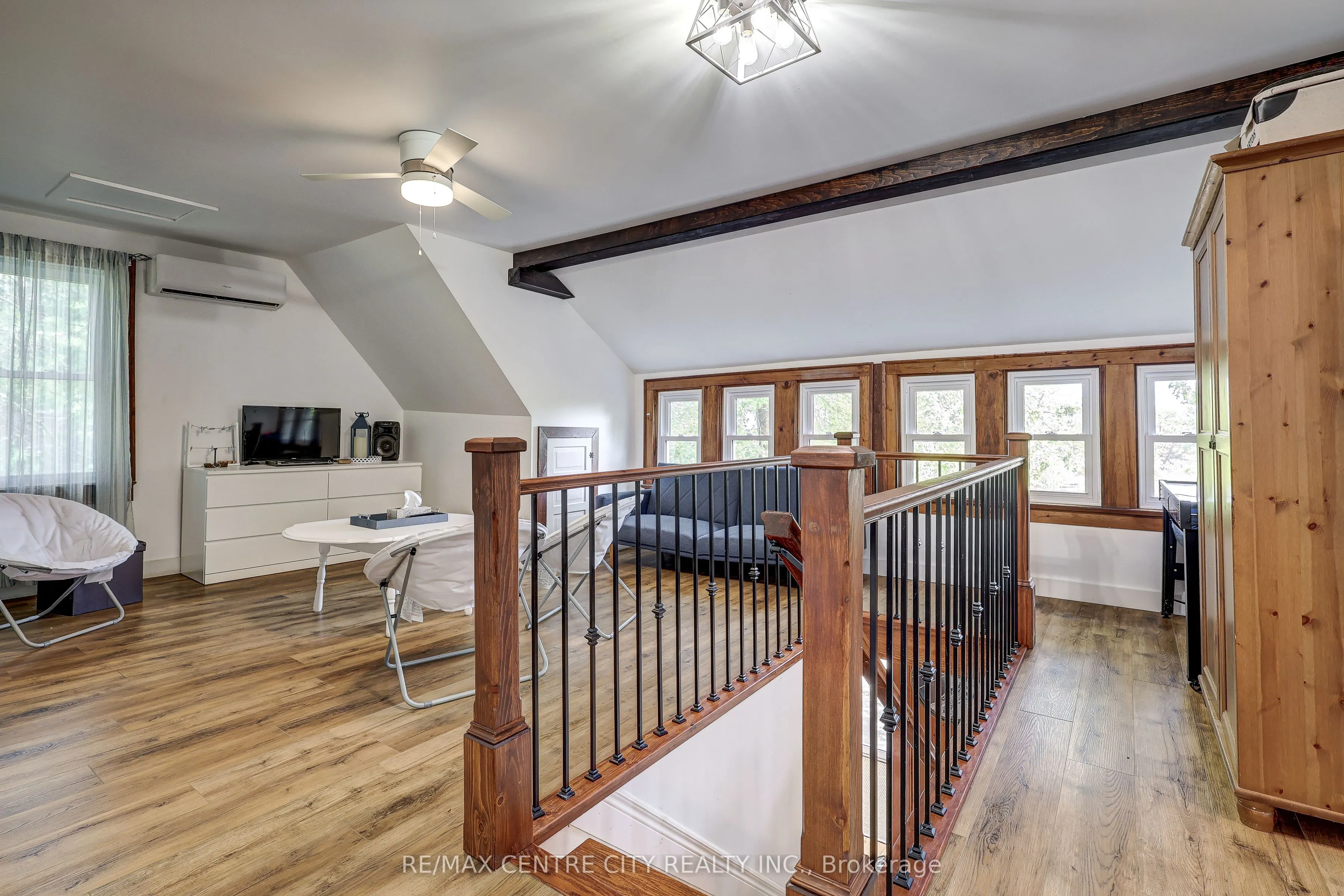 17374 Lakeshore Road