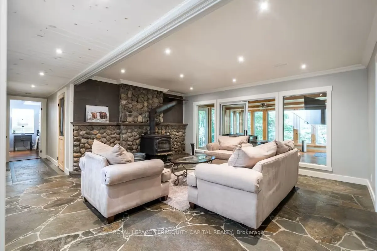 9 Denniss Drive