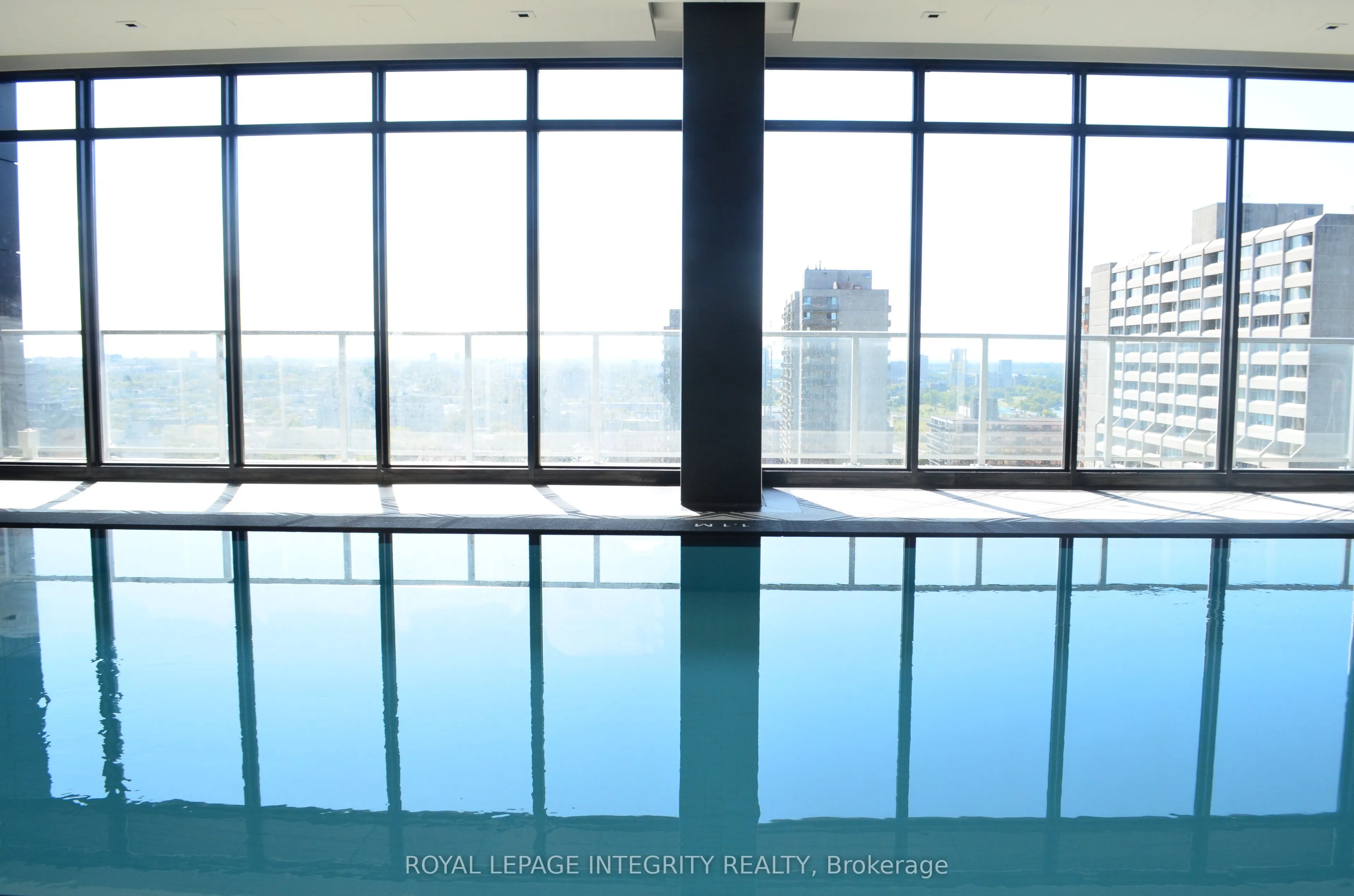 255 BAY Street, #808