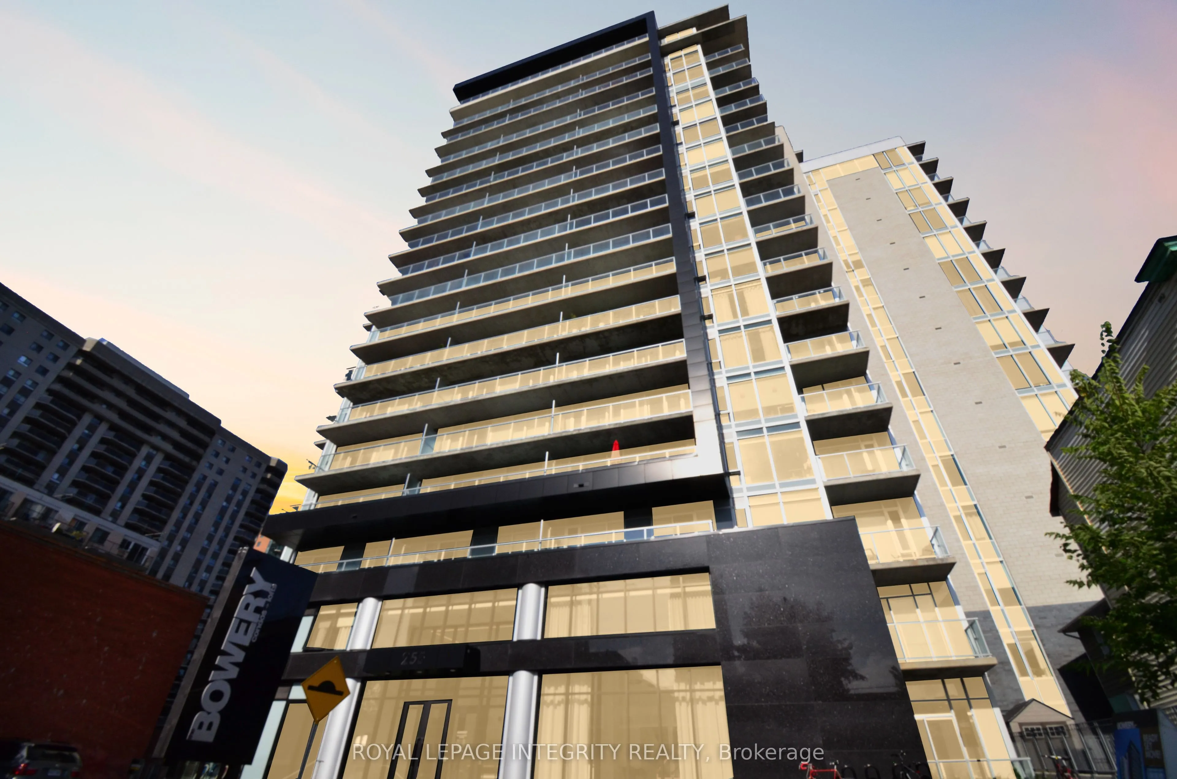 255 BAY Street, #808