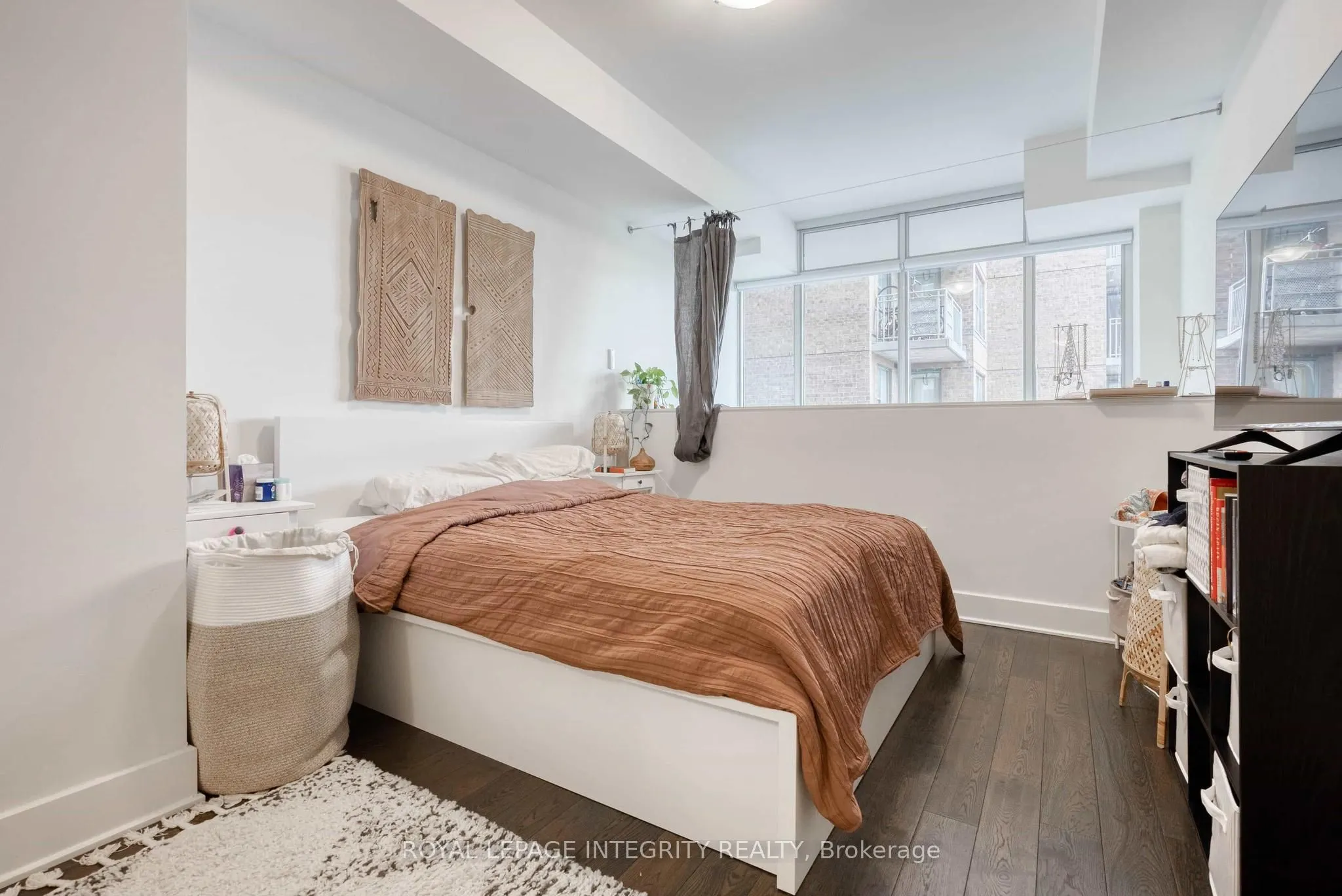 255 BAY Street, #808