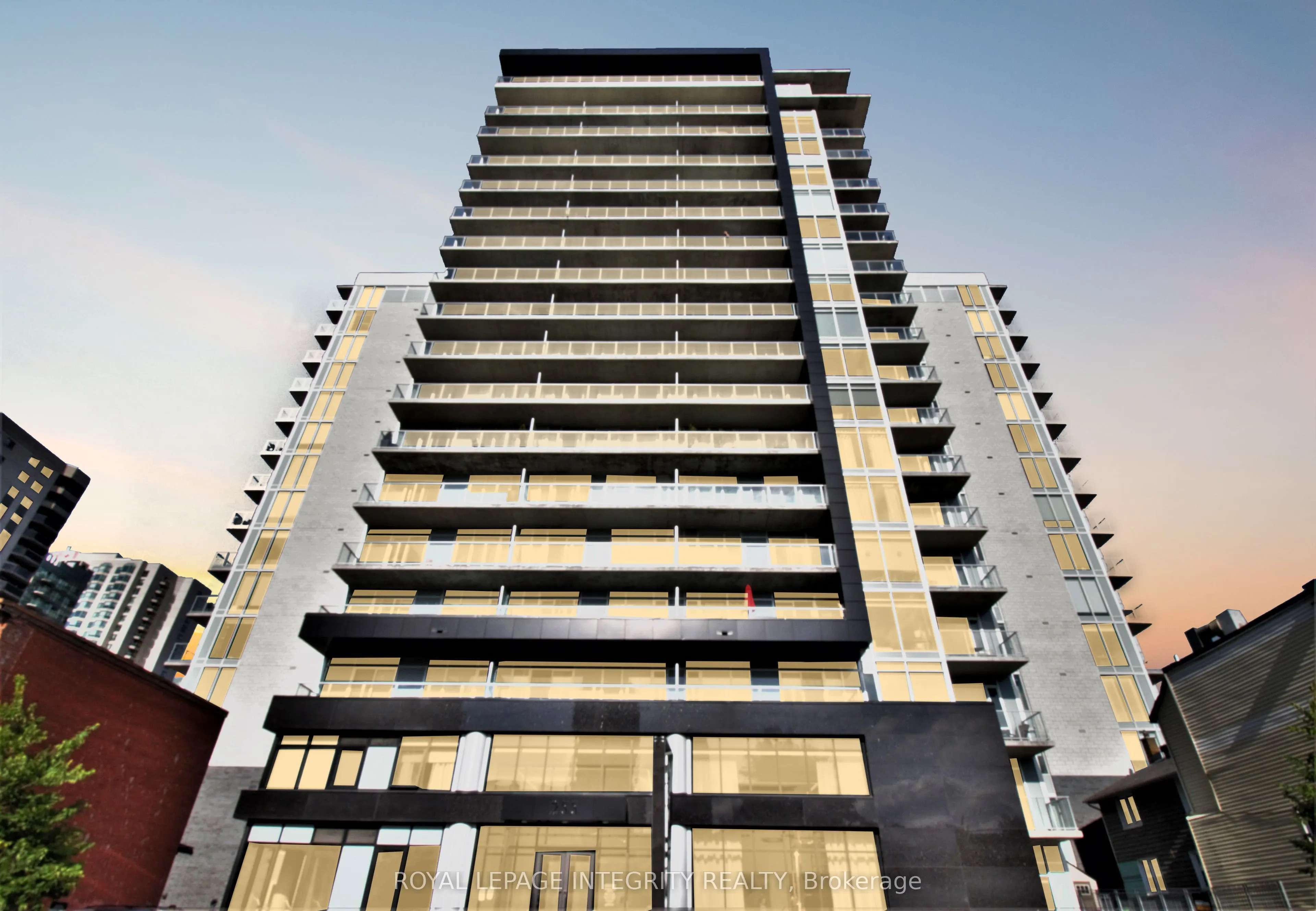 255 BAY Street, #808